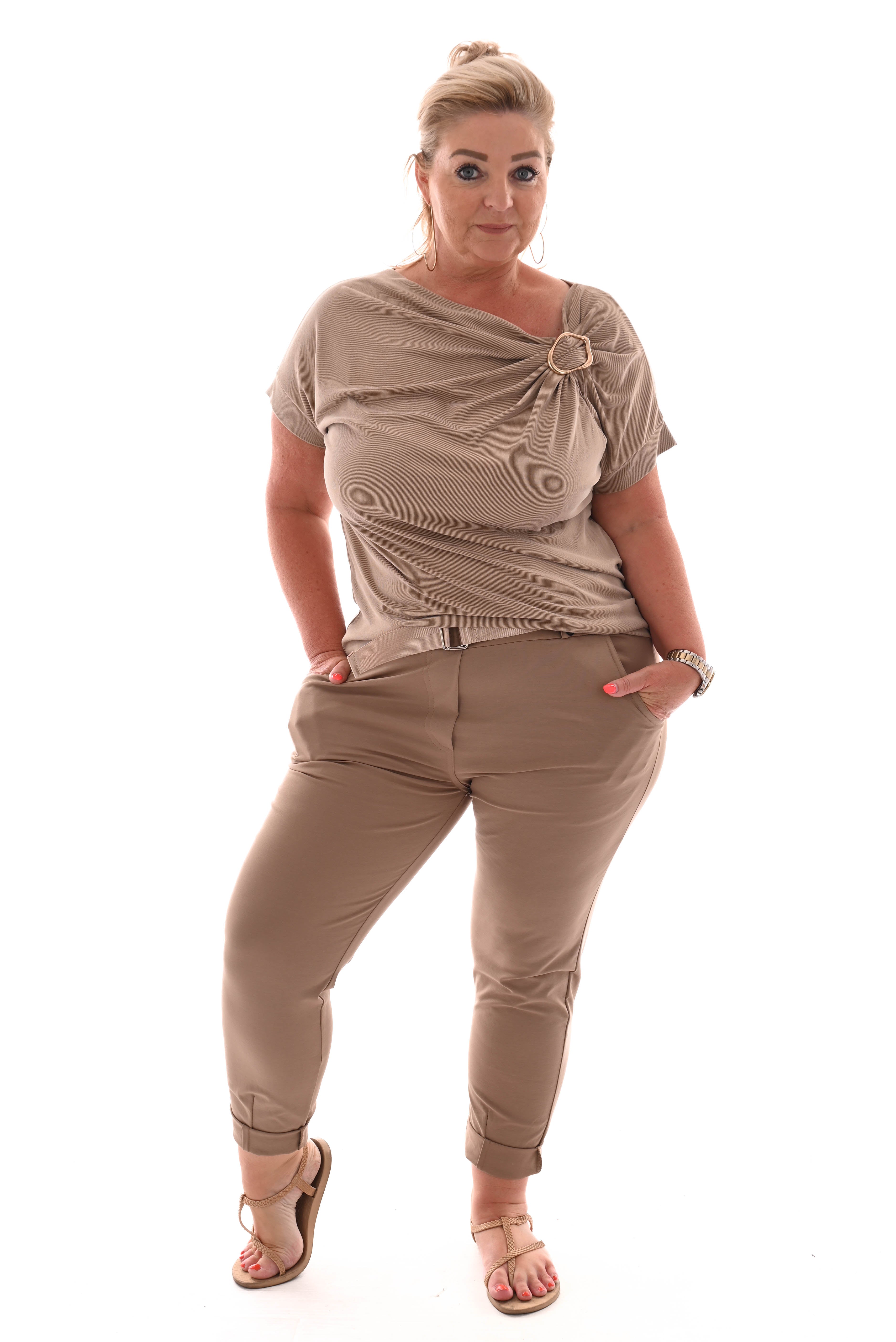 Top rib met ring detail bruin