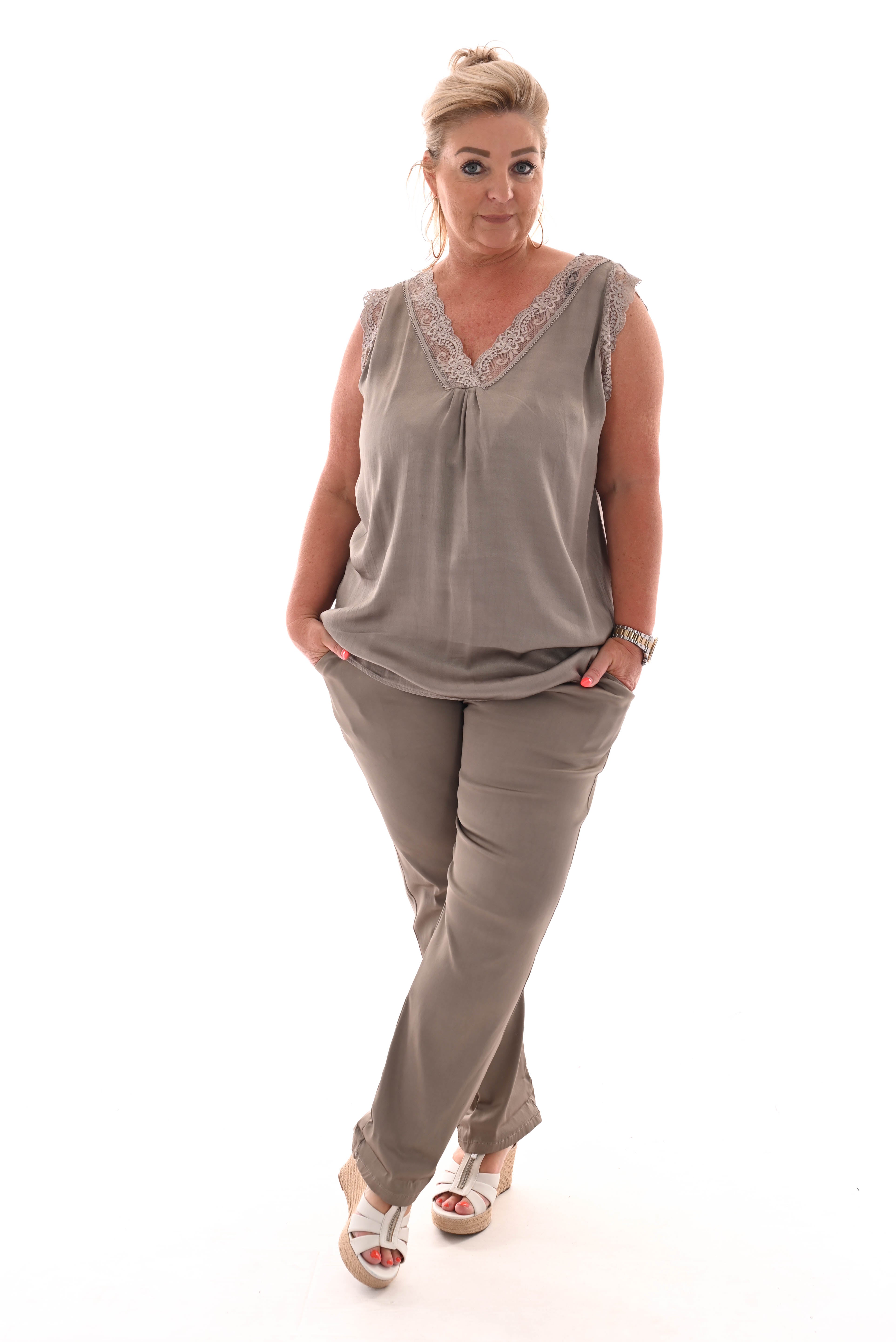 Silky top mouwloos met kant taupe