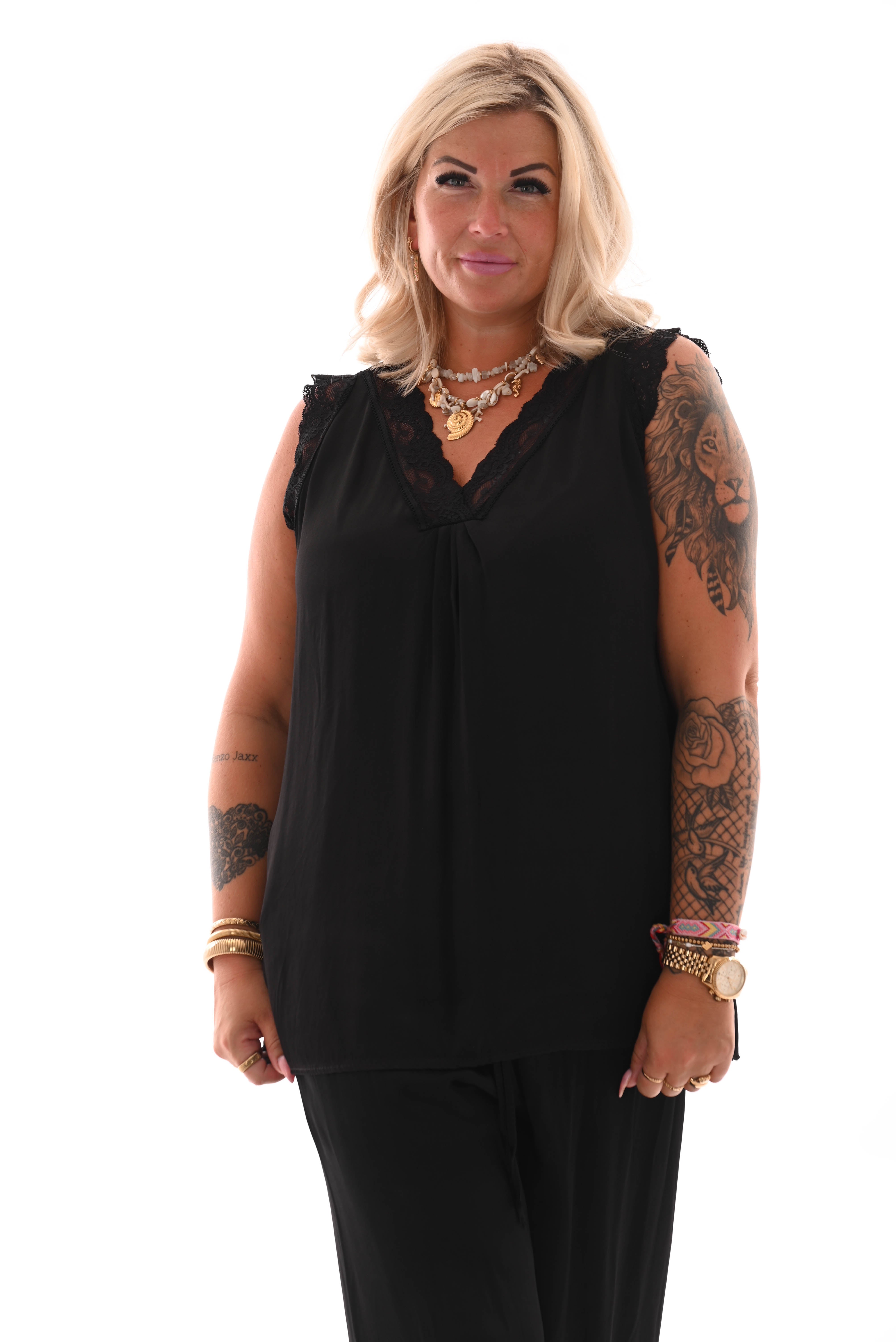 Silky top mouwloos met kant zwart