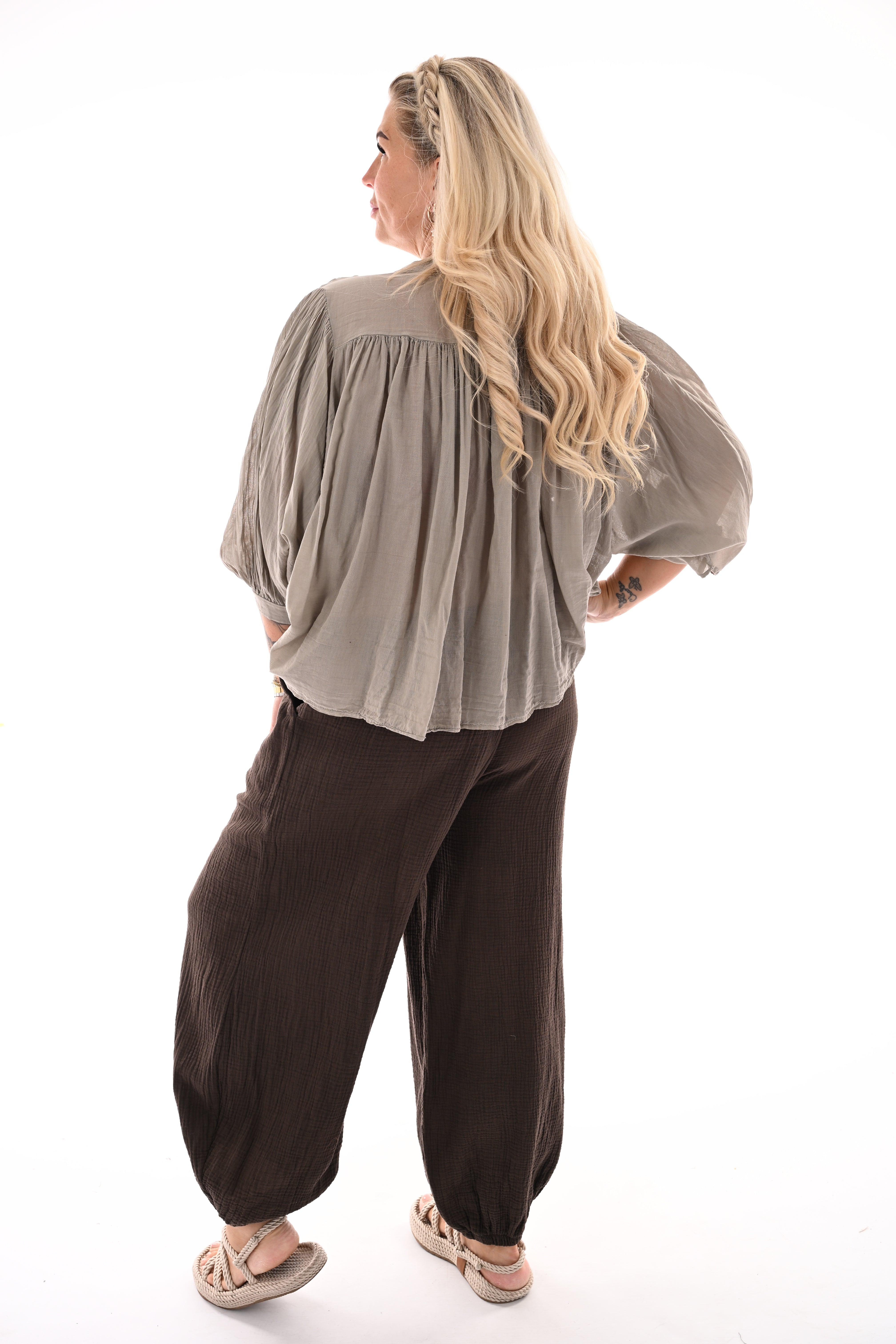 Korte blouse 3/4e mouwen uni taupe