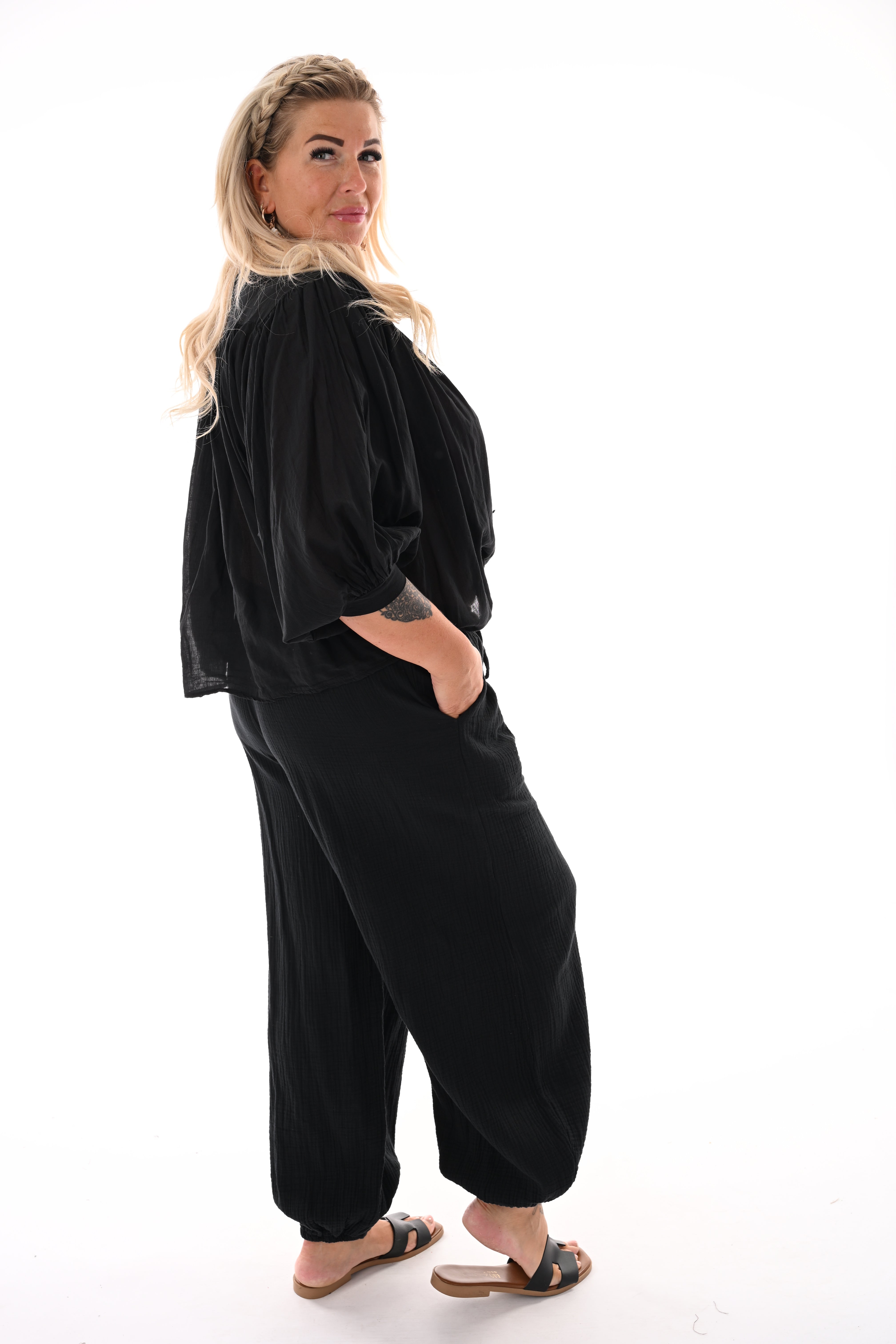 Korte blouse 3/4e mouwen uni zwart
