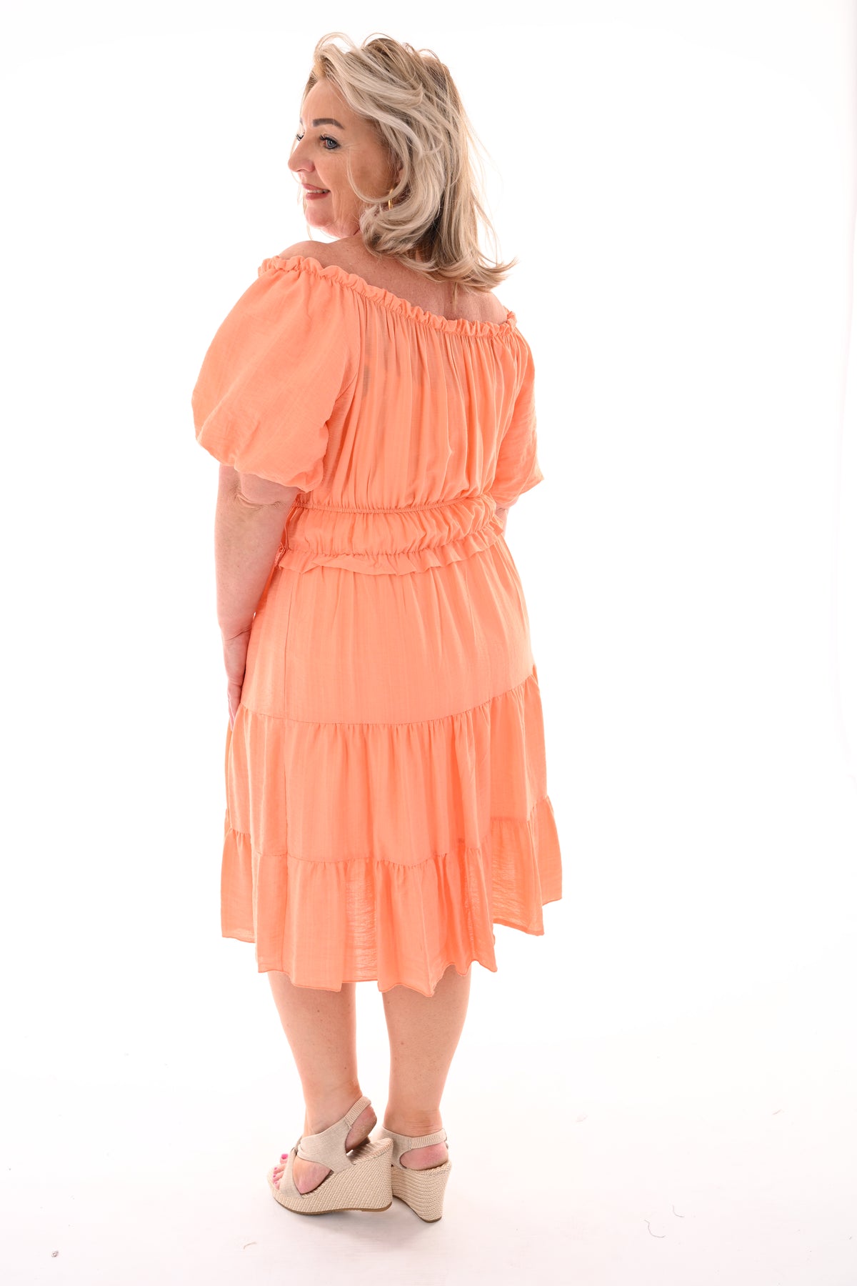 Jurk off-shoulder zalm