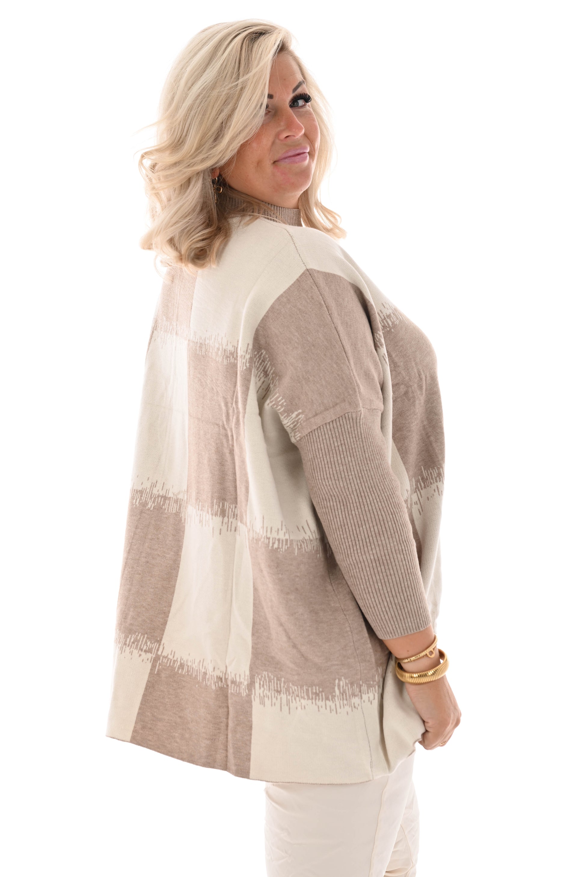 Oversized trui turtle neck vierkant beige