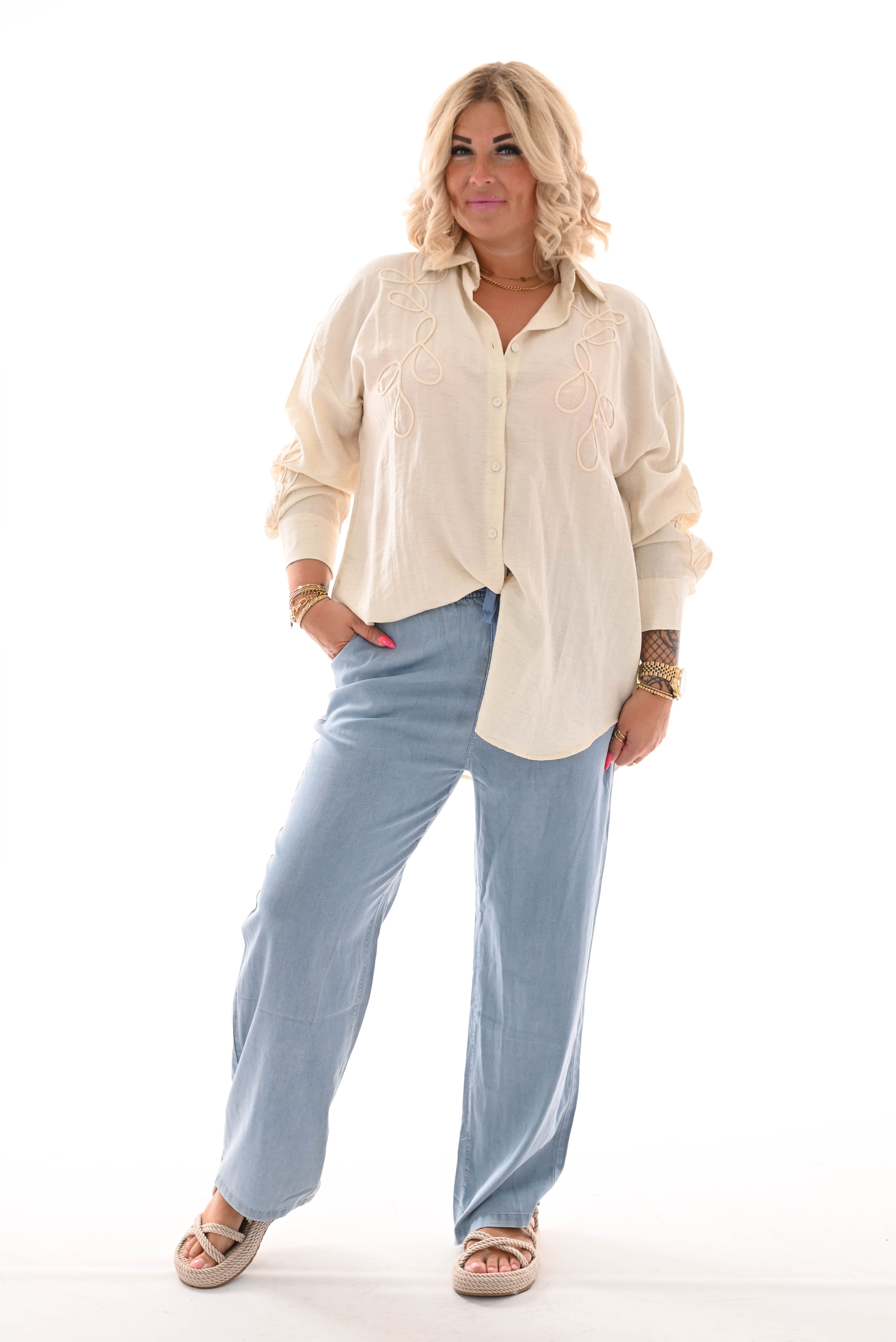 Blouse met borduursels creme