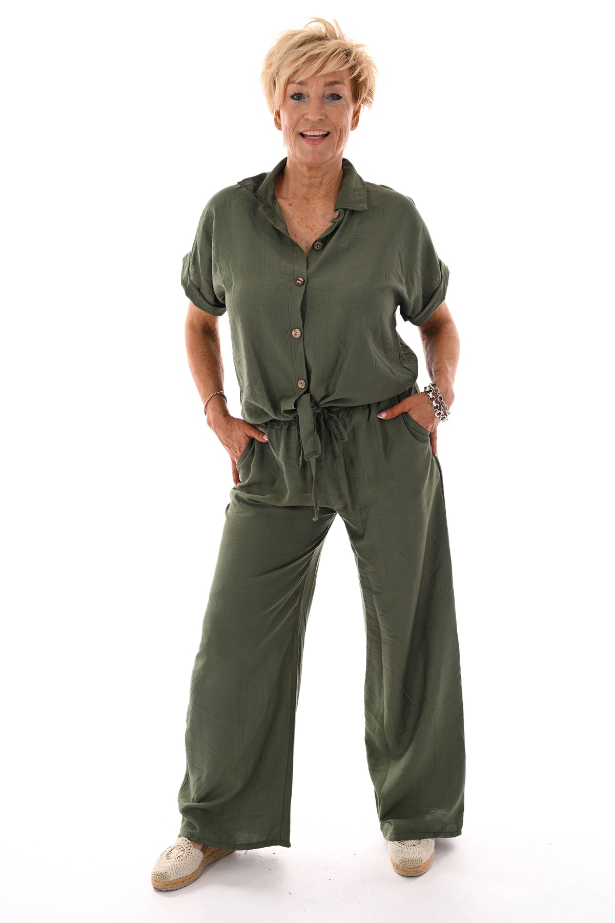 Tweedelig set doorknoop blouse olijfgroen