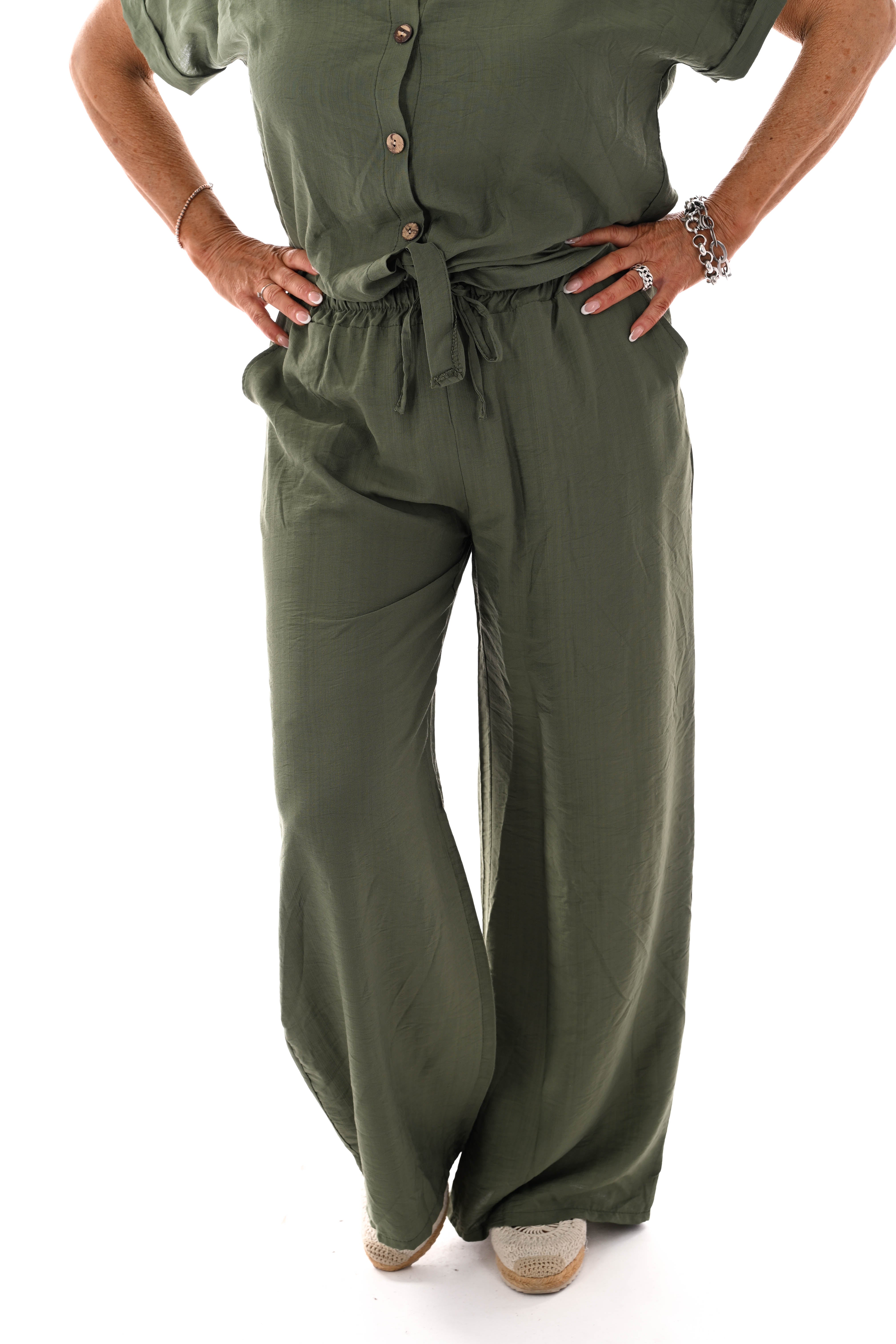 Tweedelig set doorknoop blouse olijfgroen