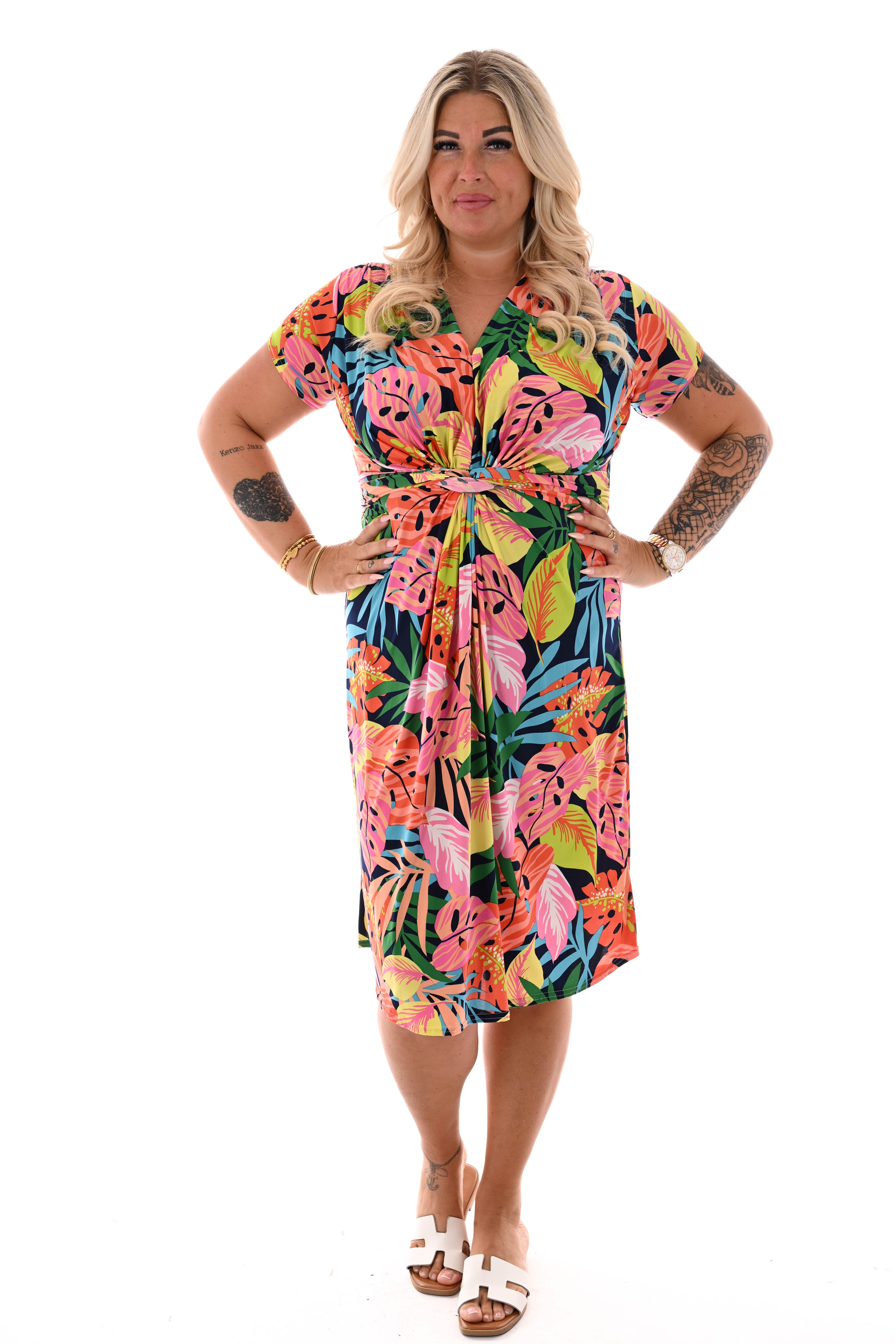 Midi jurk met knoopdetail print bladeren marineblauw/roze