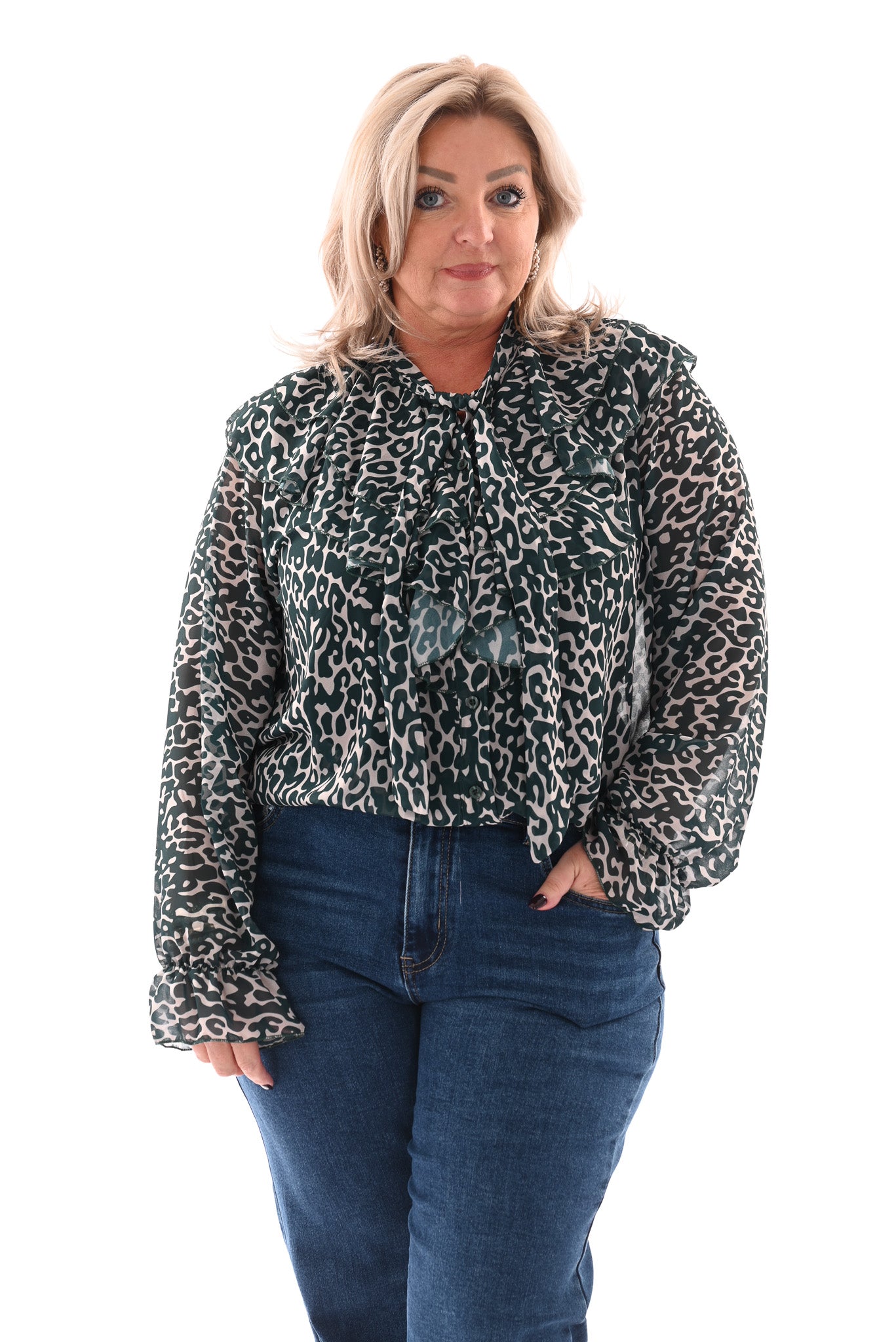 Doorknoop blouse roezels met trompetmouwen flessengroen