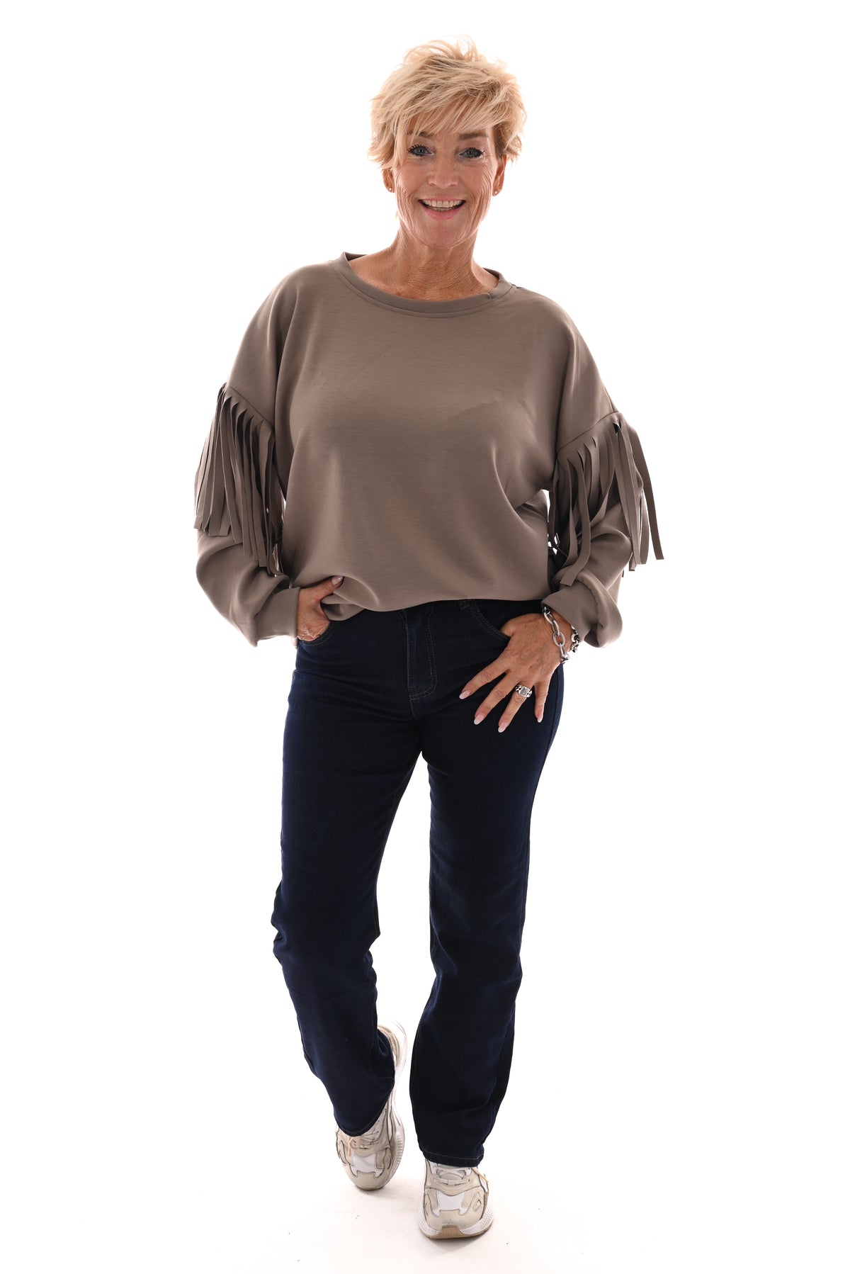 Sweater met franjes aan de mouwen taupe