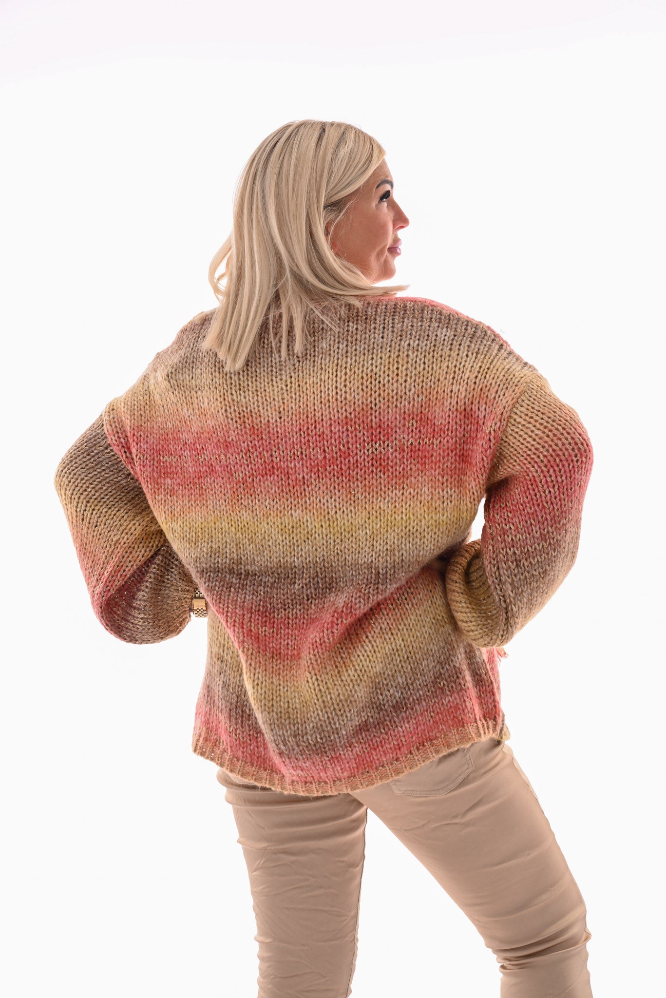 Gebreide trui gekleurd met franjes rood/beige