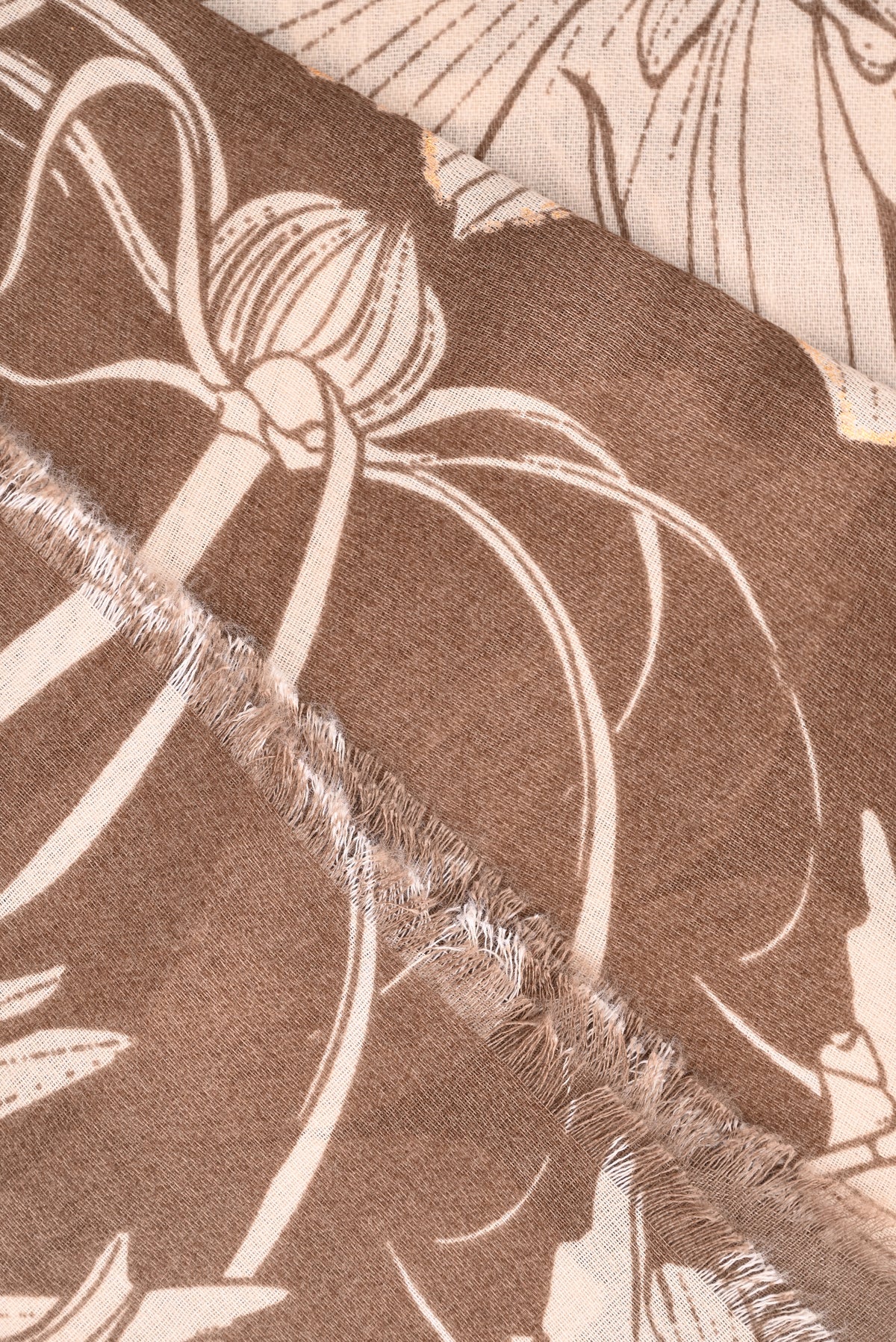 Sjaal grote bloemen donkerbruin