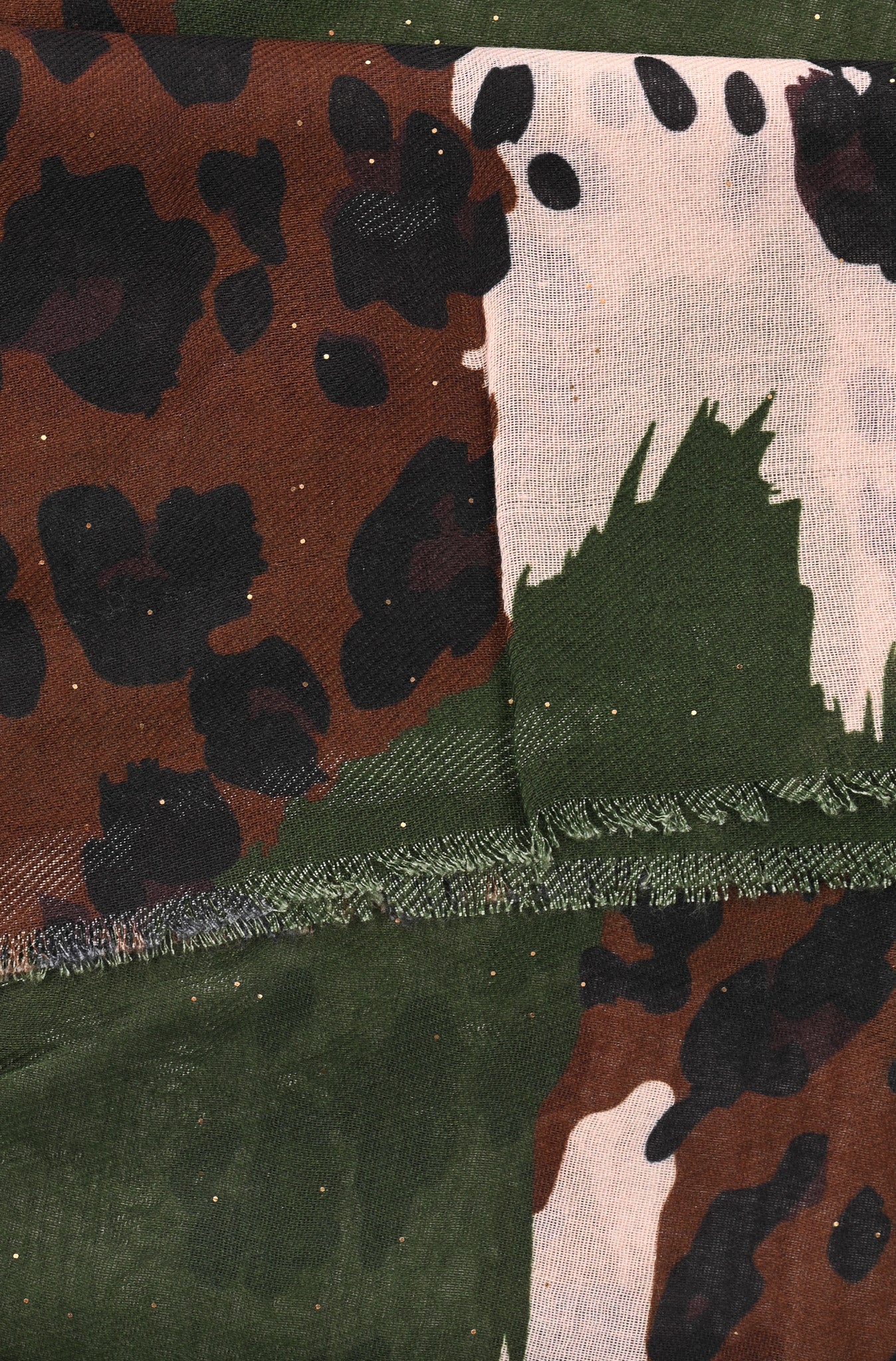 Sjaal vlekken en panterprint legergroen