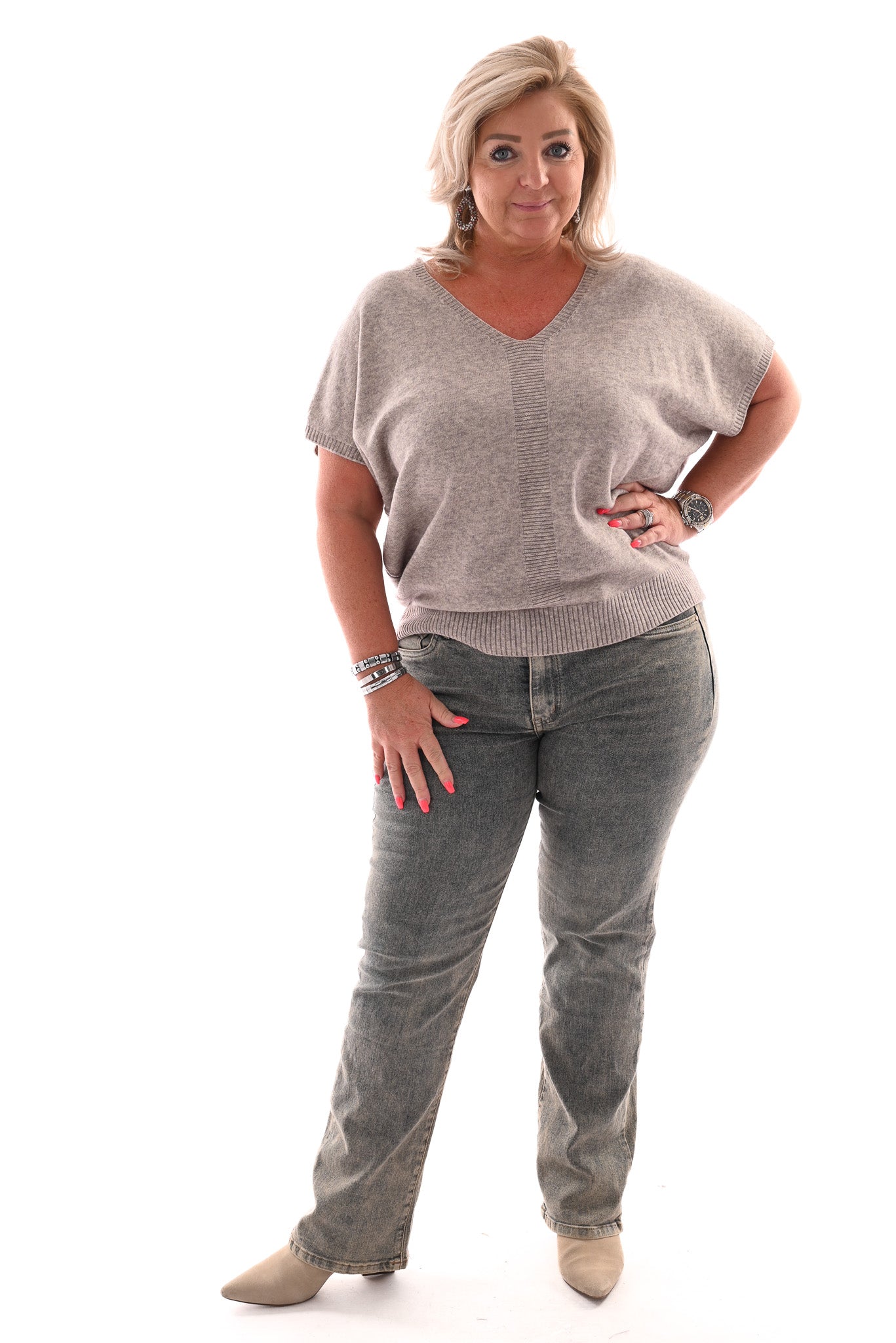 Gebreide v-hals top korte mouwen beige