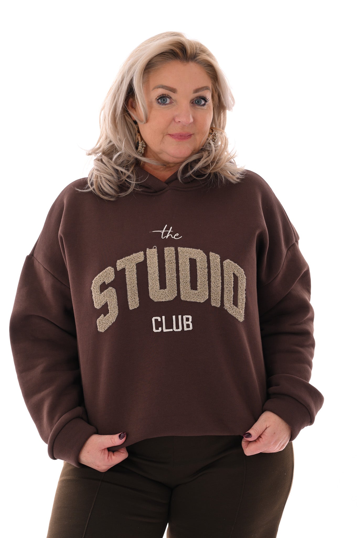 Hoodie studio club donkerbruin