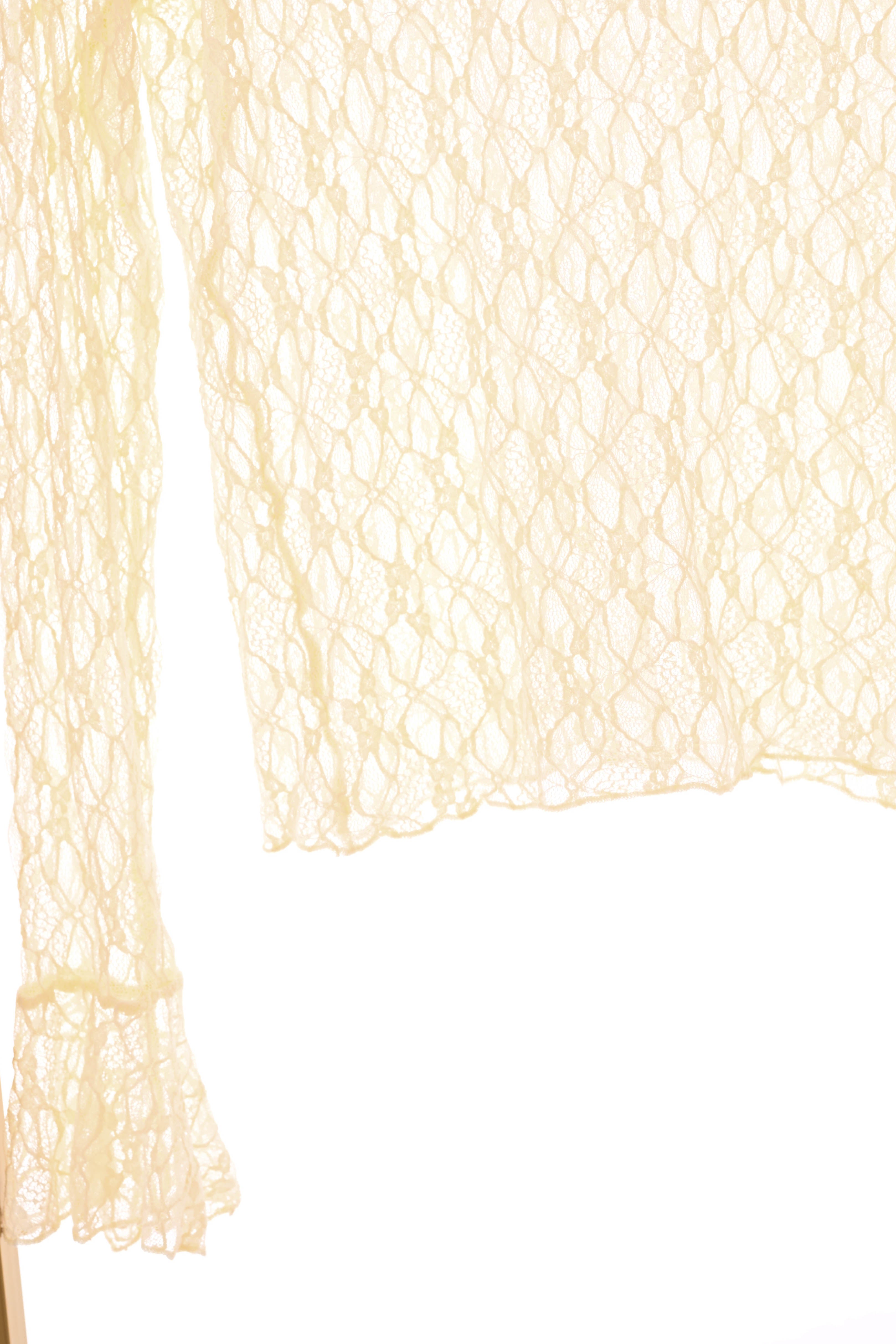 Kanten top trompetmouwen roomwit