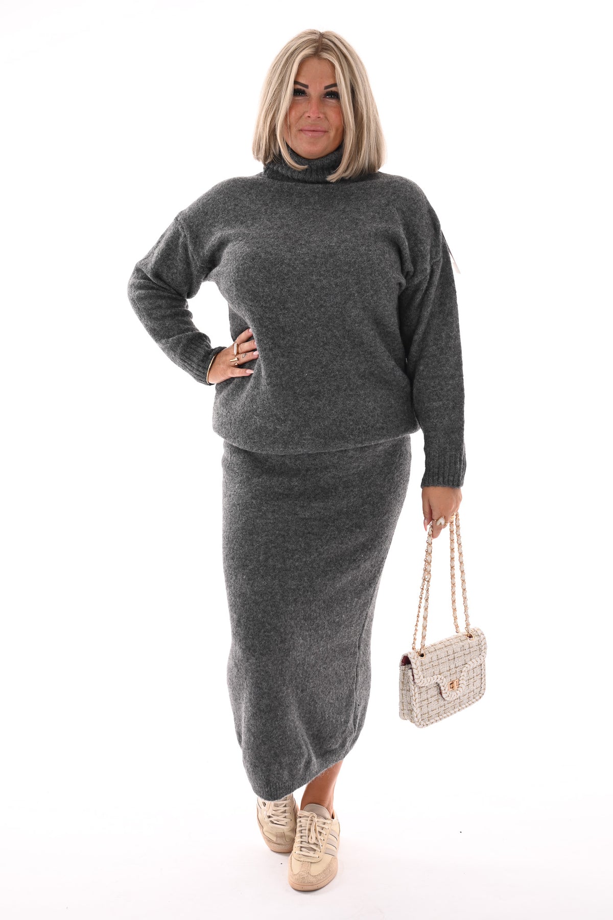Gebreid set coltrui met rok grijs