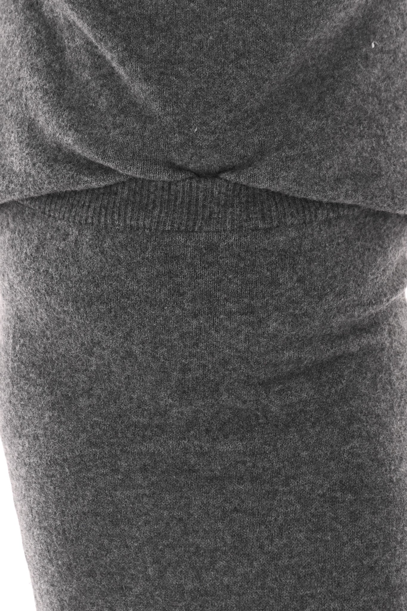 Gebreid set coltrui met rok grijs