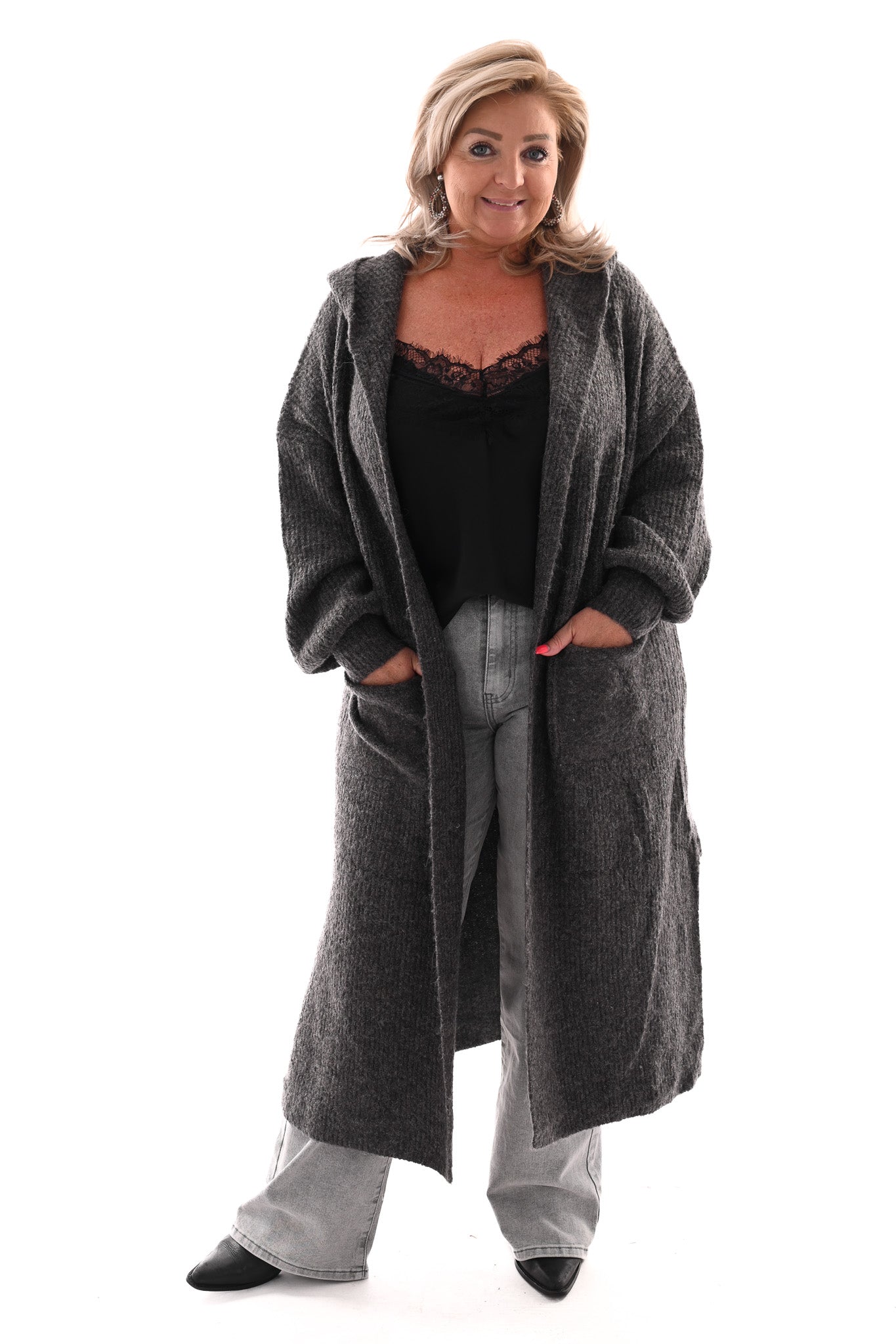 Lang gebreid vest met capuchon antraciet