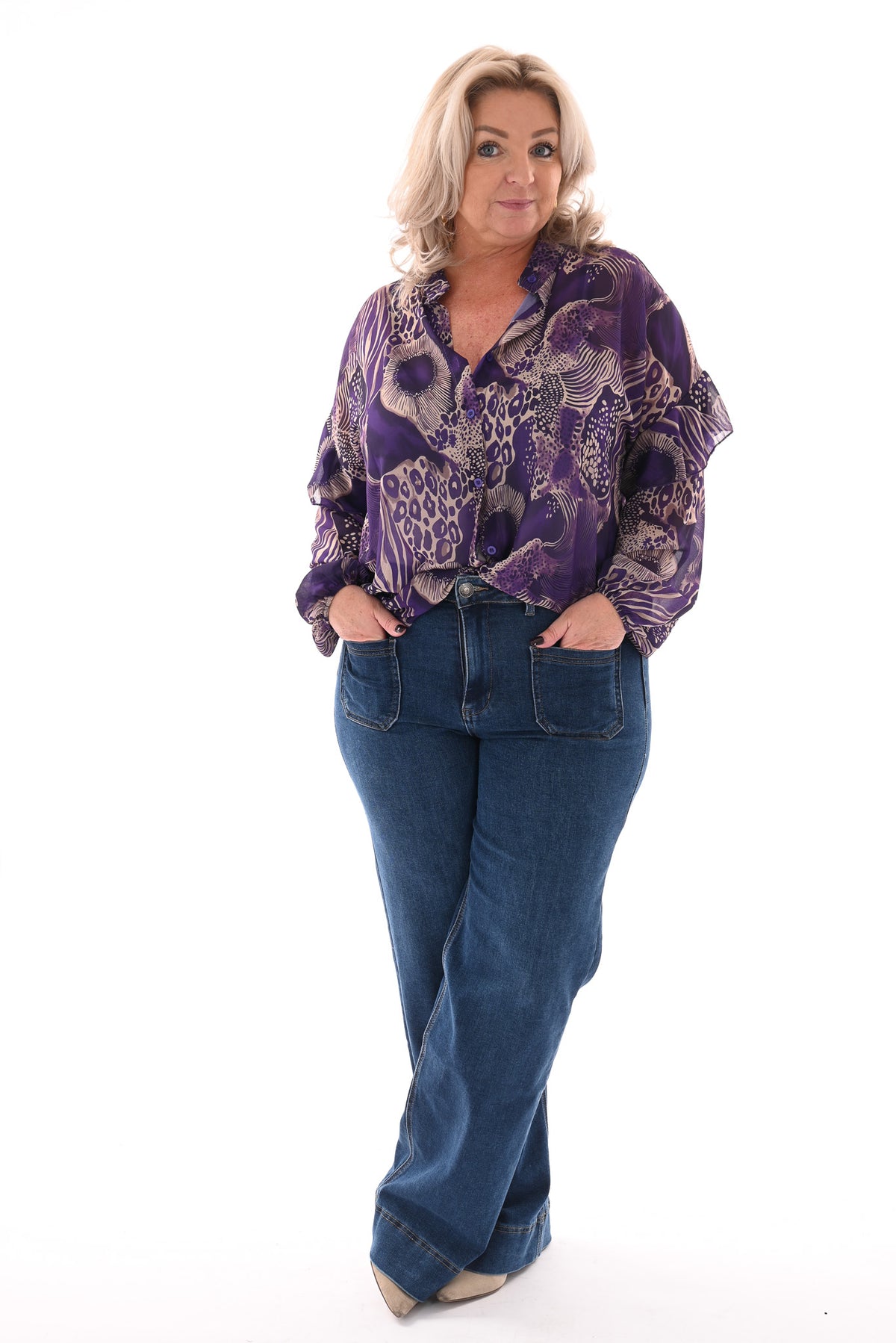 Doorknoop blouse mixed dierenprints paars