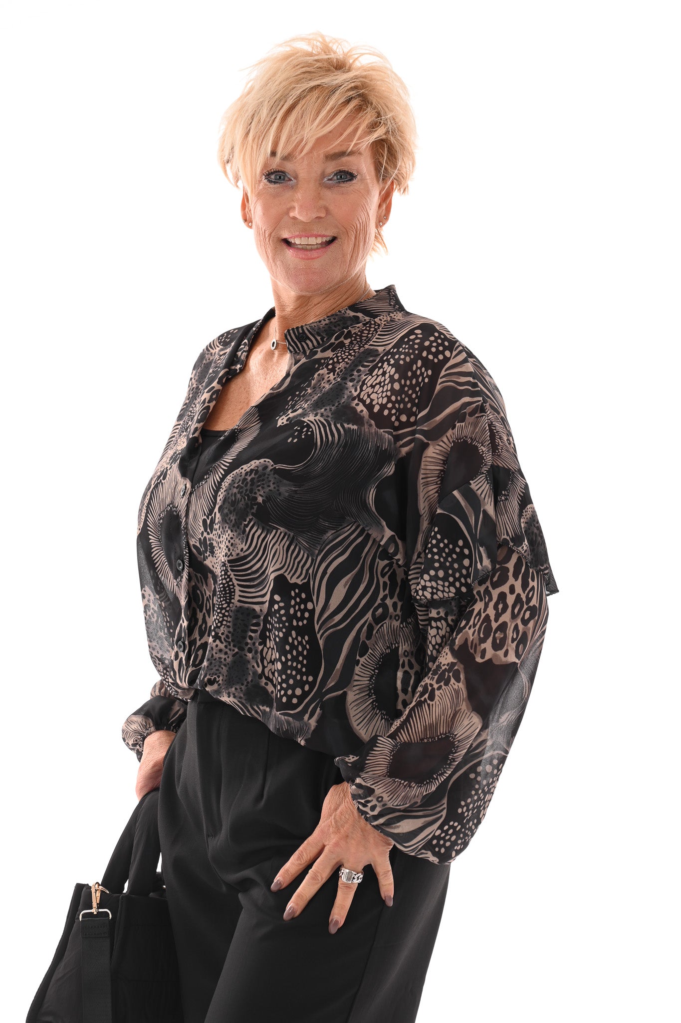 Doorknoop blouse mixed dierenprints zwart