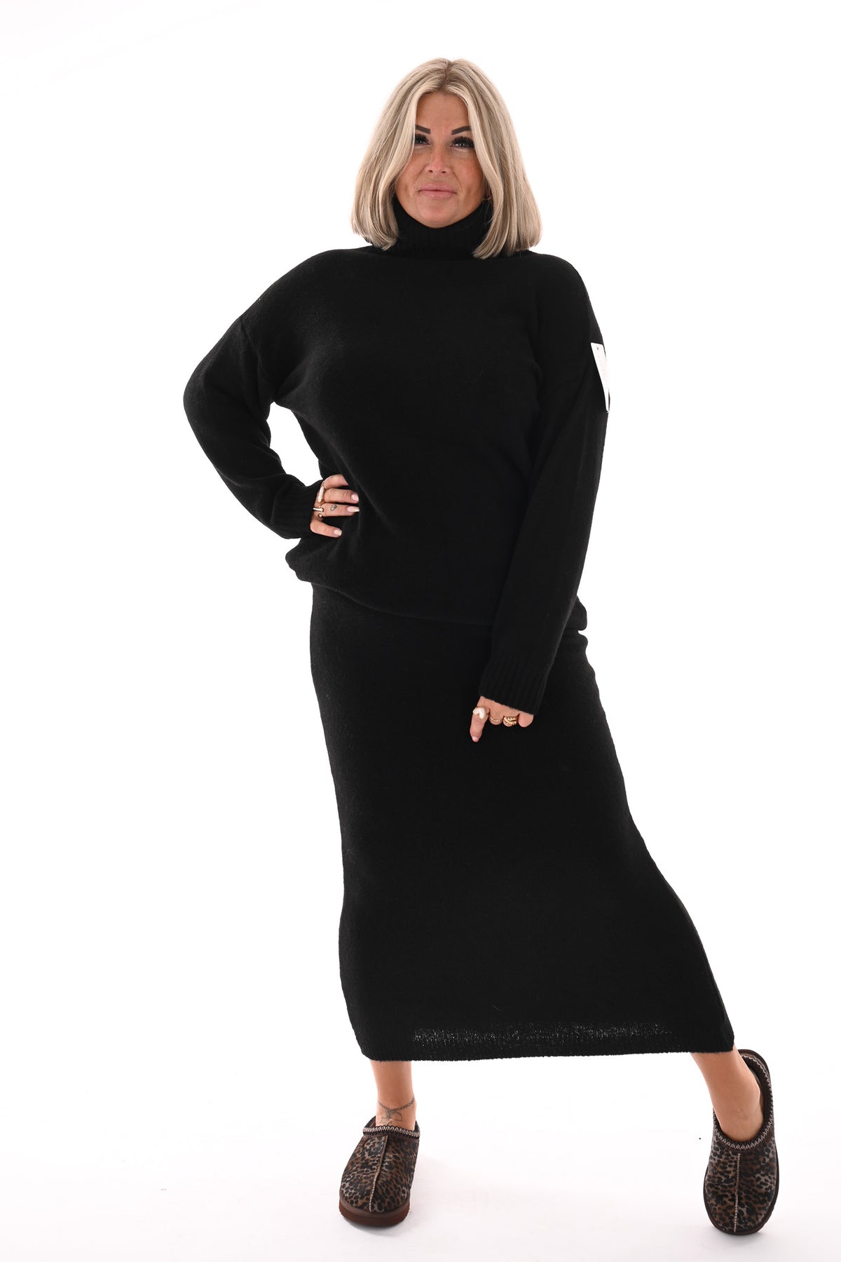 Gebreid set coltrui met rok zwart