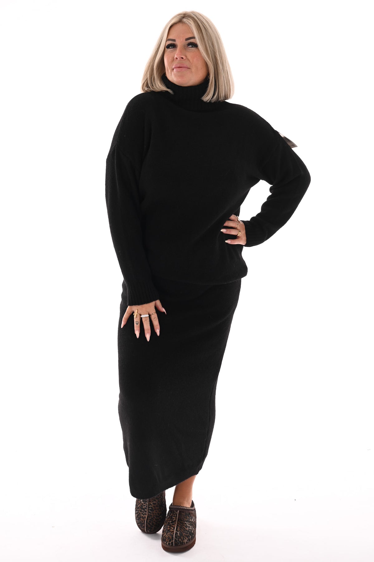 Gebreid set coltrui met rok zwart