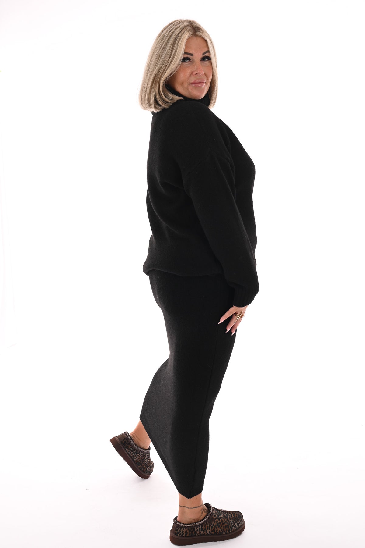 Gebreid set coltrui met rok zwart