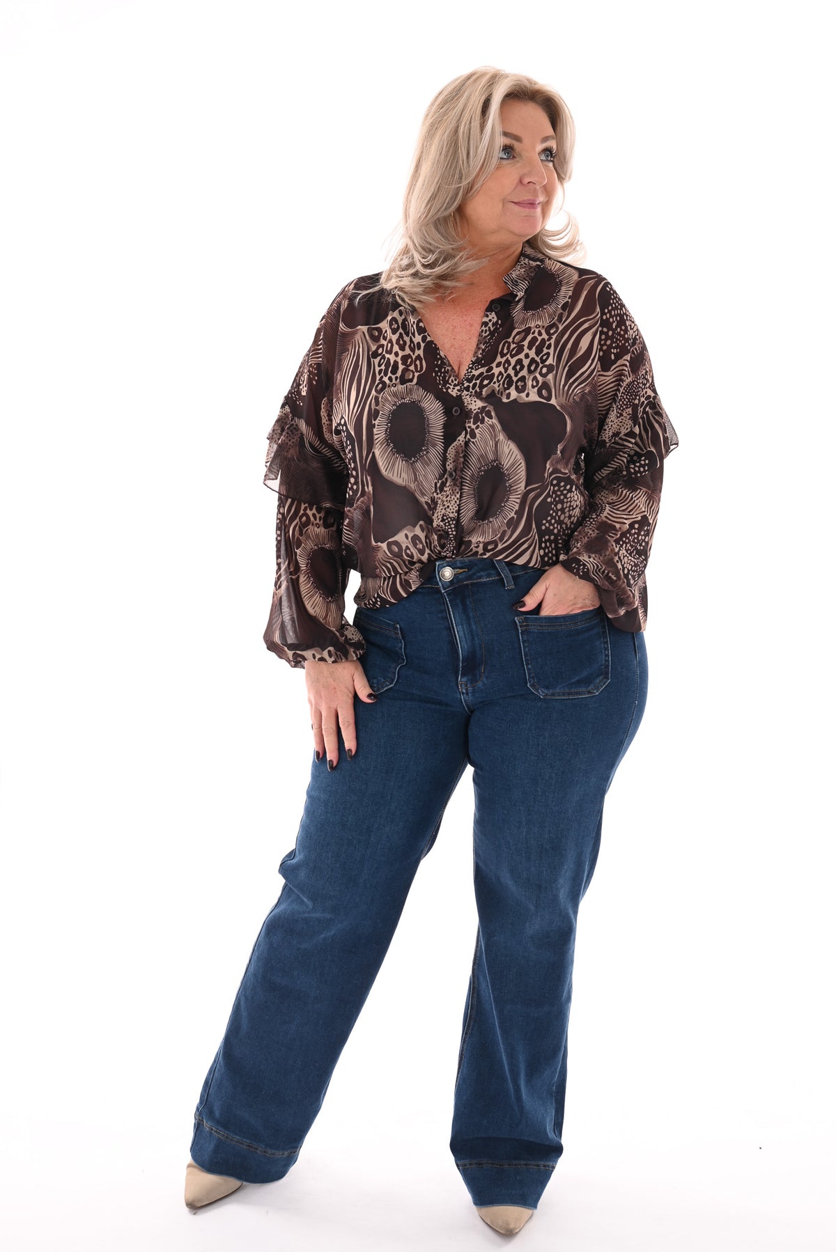 Doorknoop blouse mixed dierenprints donkerbruin