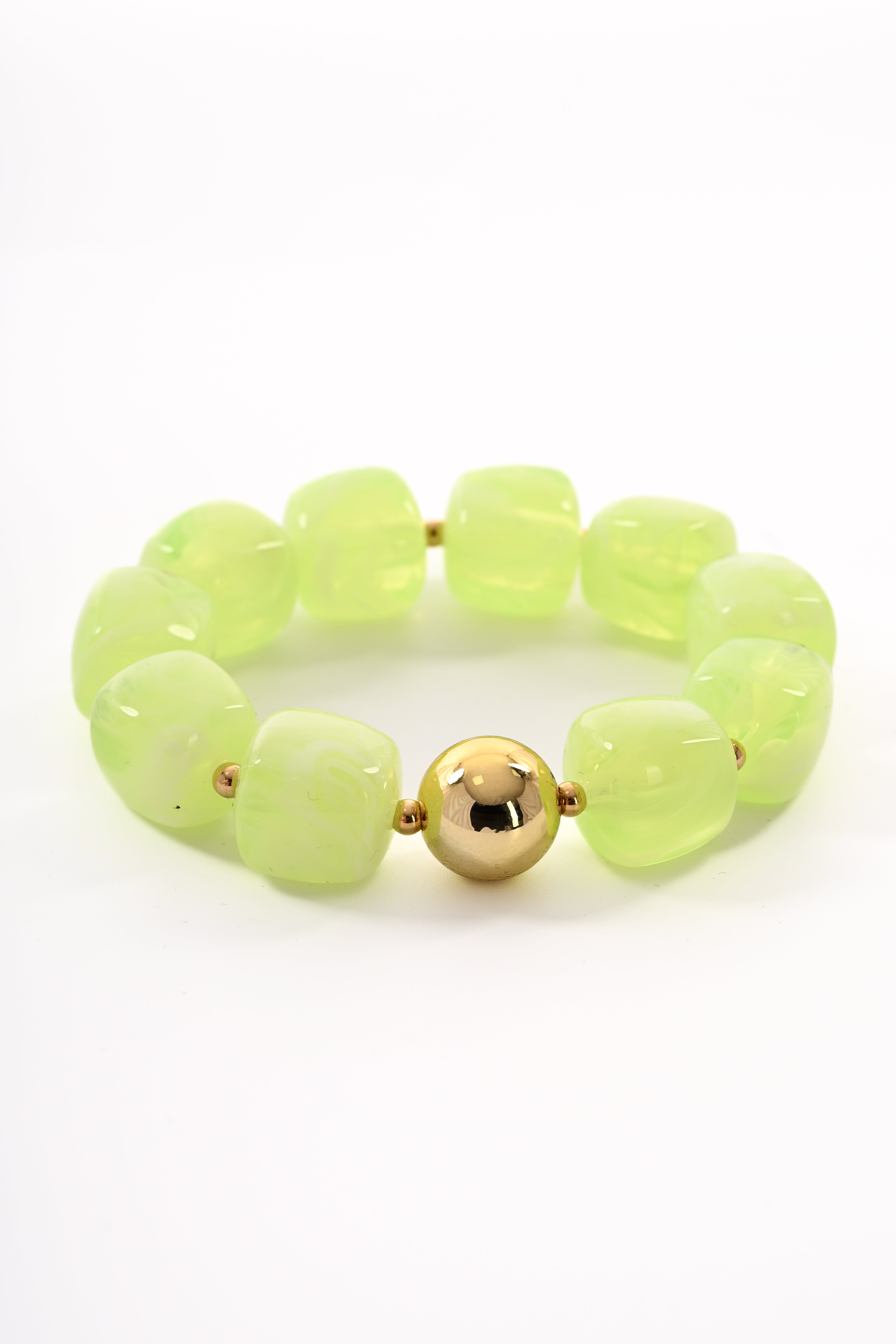 Armband vierkante kralen lichtgroen