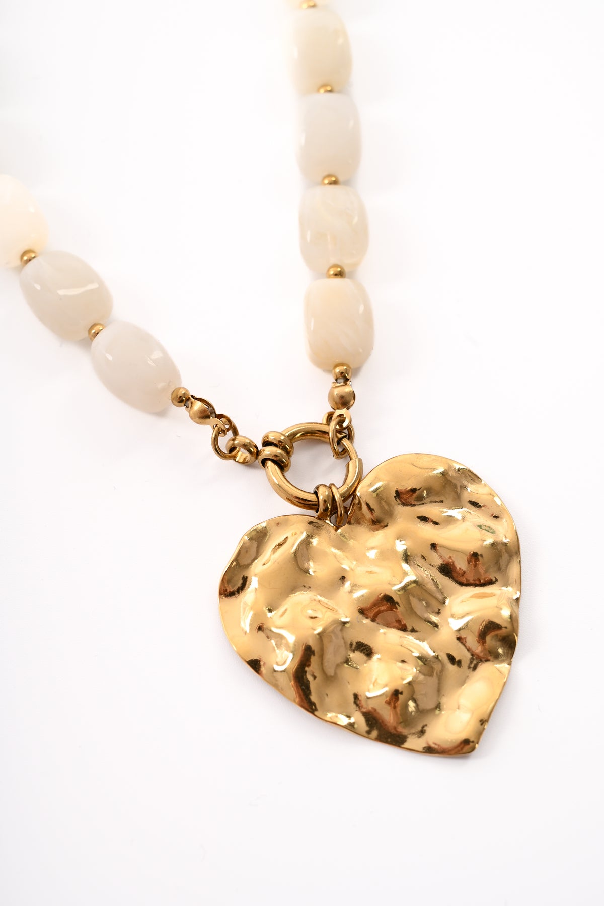 Ketting kralen met hart roomwit