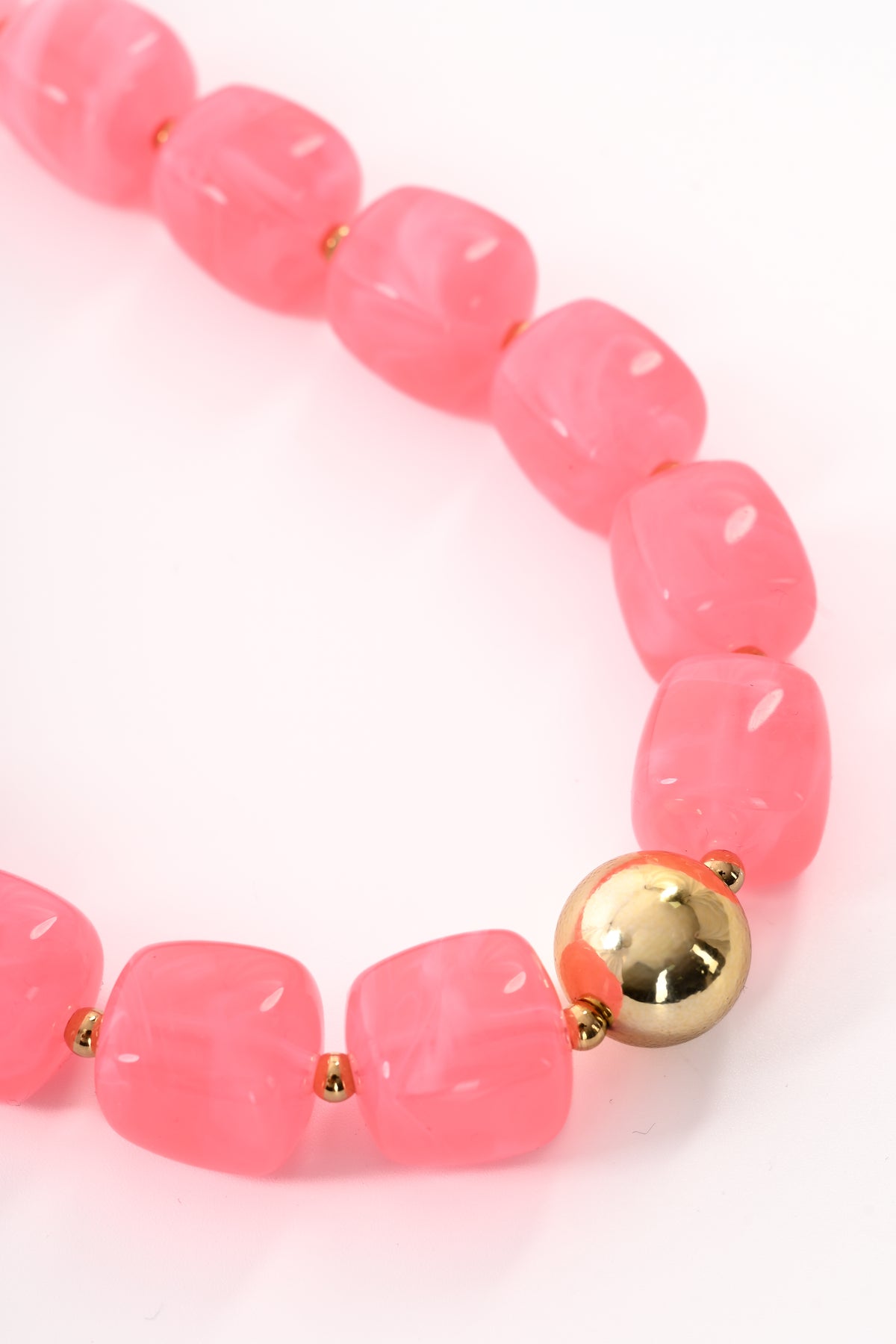 Ketting grote vierkante kralen roze