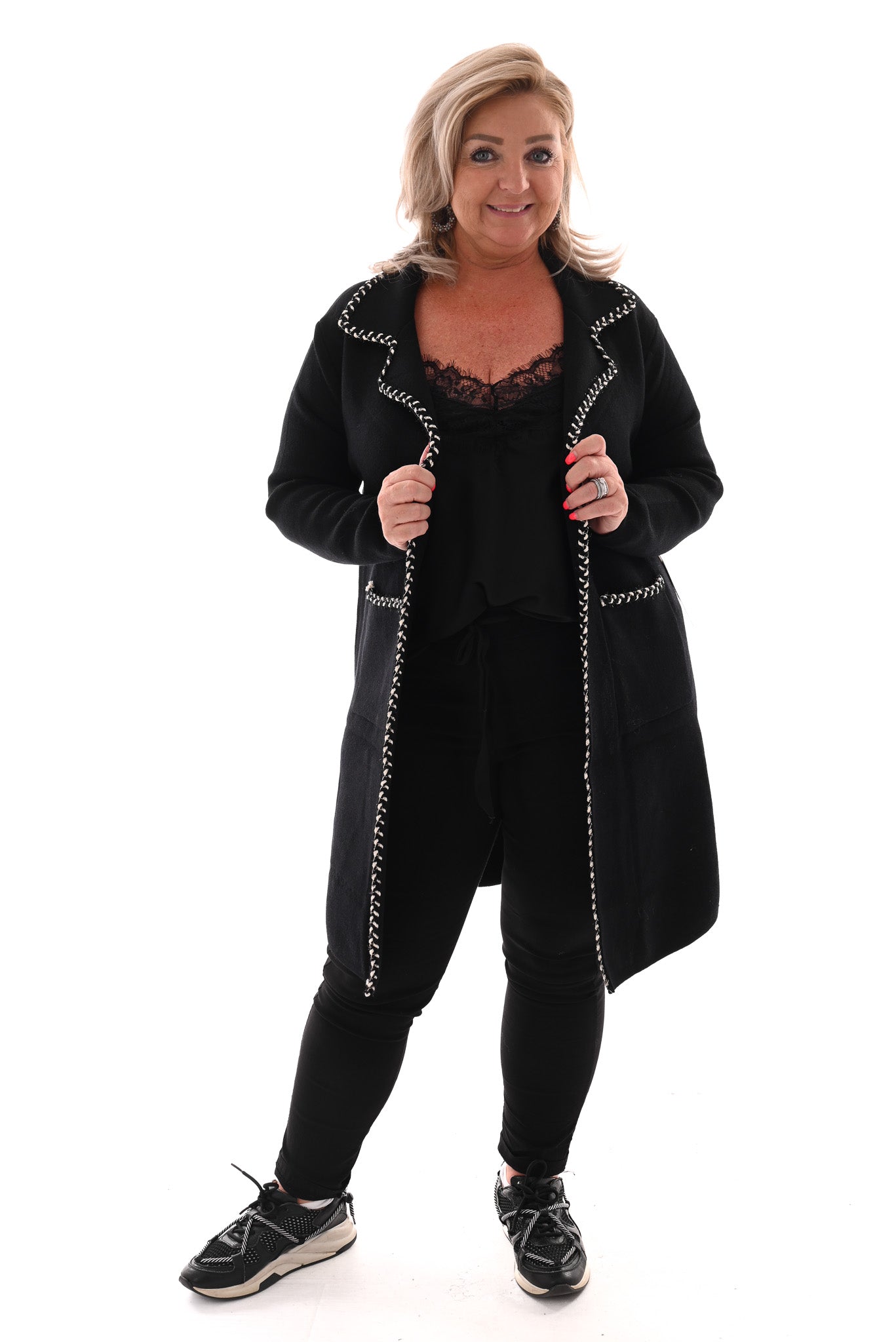 Half lang vest met kraag rand detail zwart