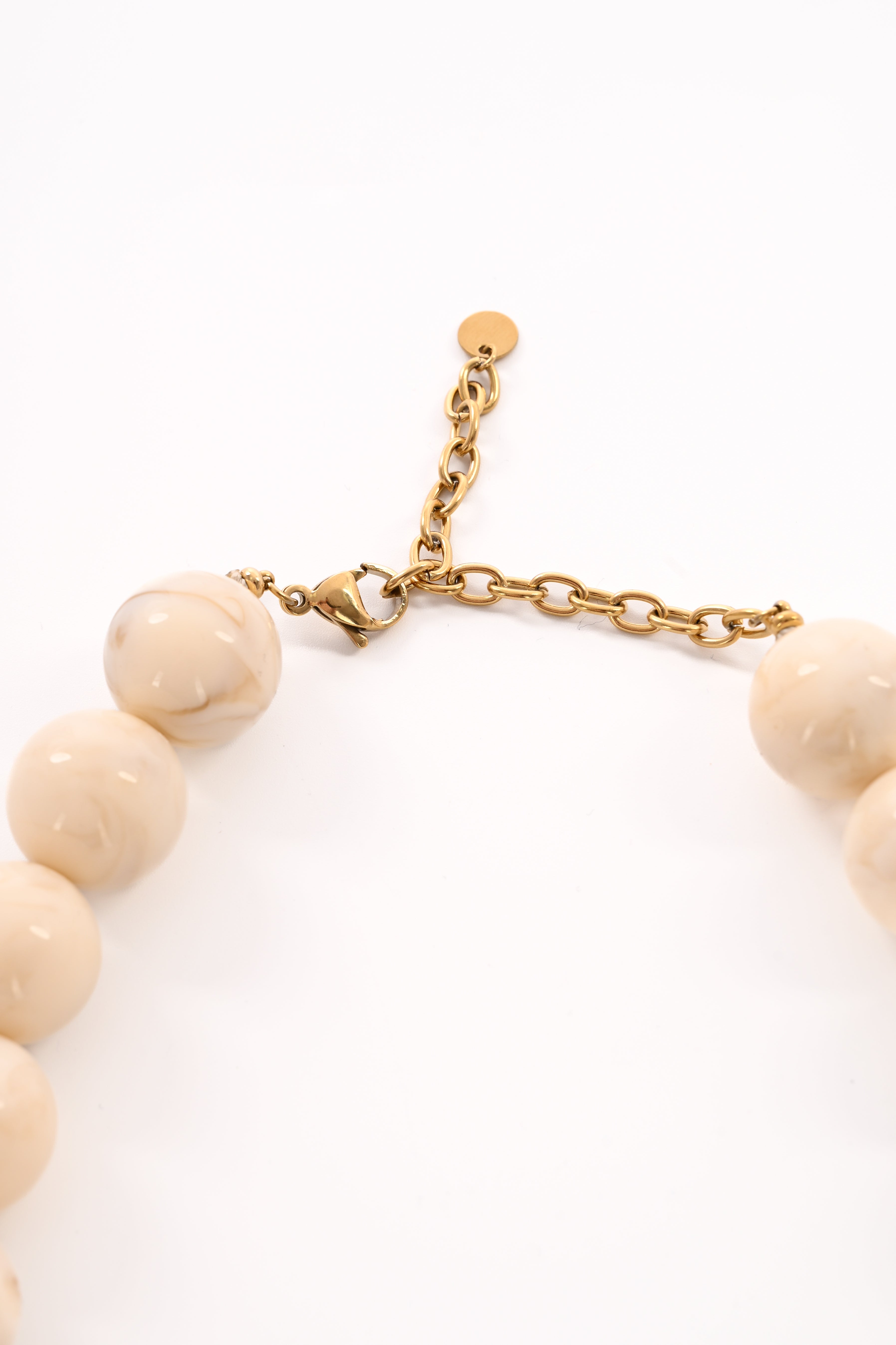 Ketting grote ronde kralen roomwit