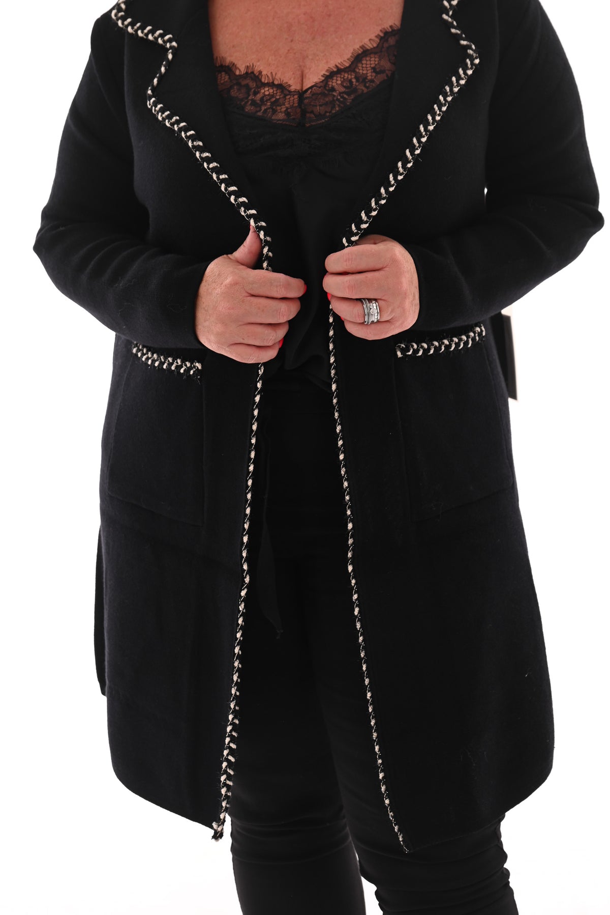 Half lang vest met kraag rand detail zwart