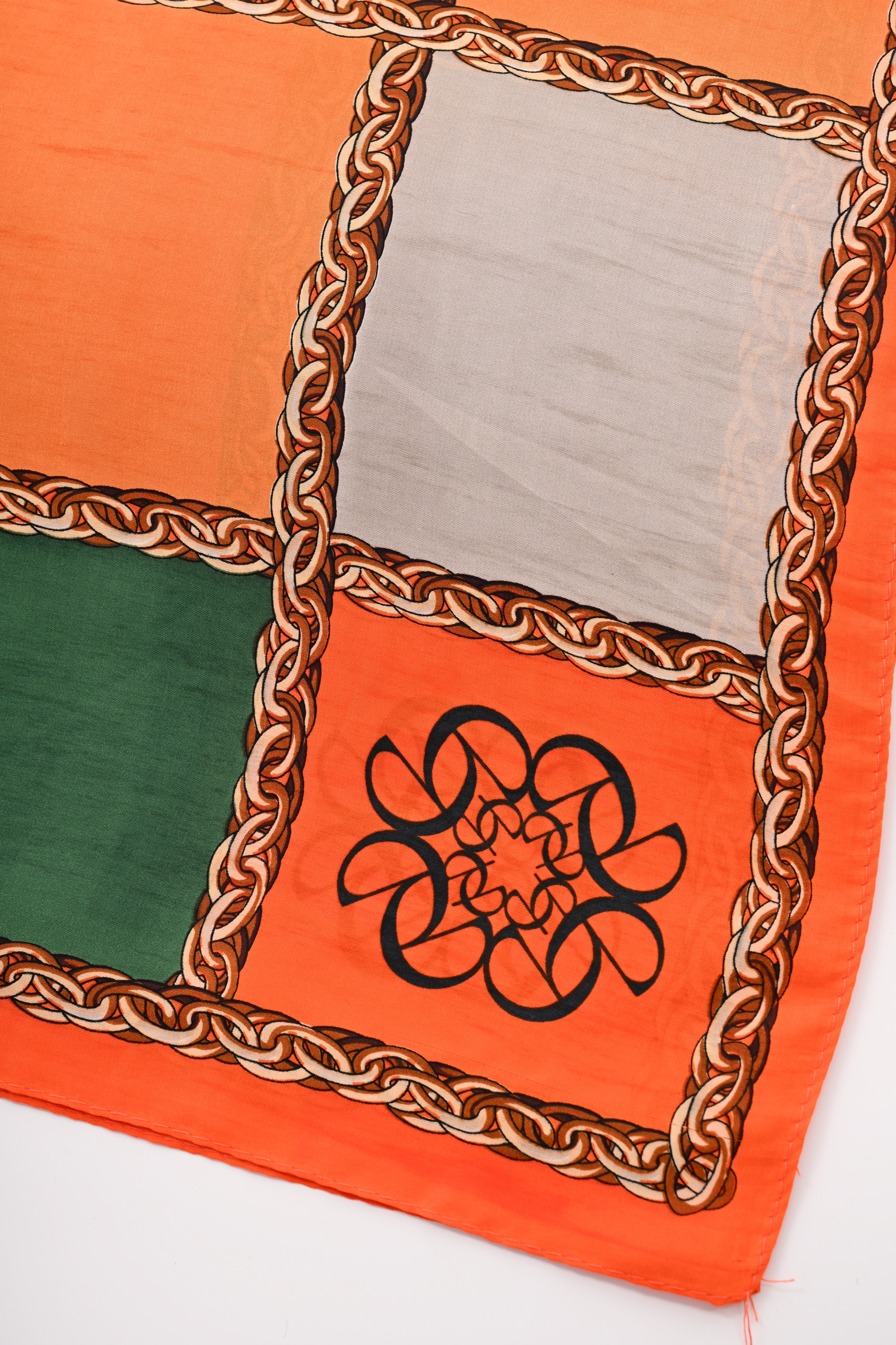 Kort sjaaltje ketting oranje/groen