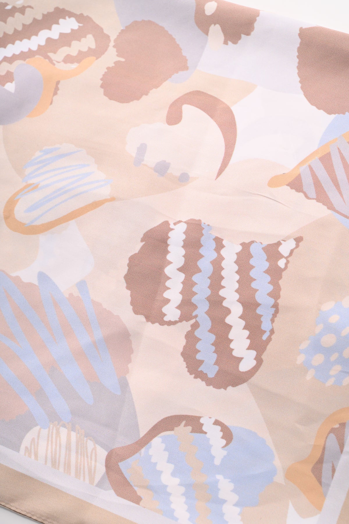 Kort sjaaltje art heart beige