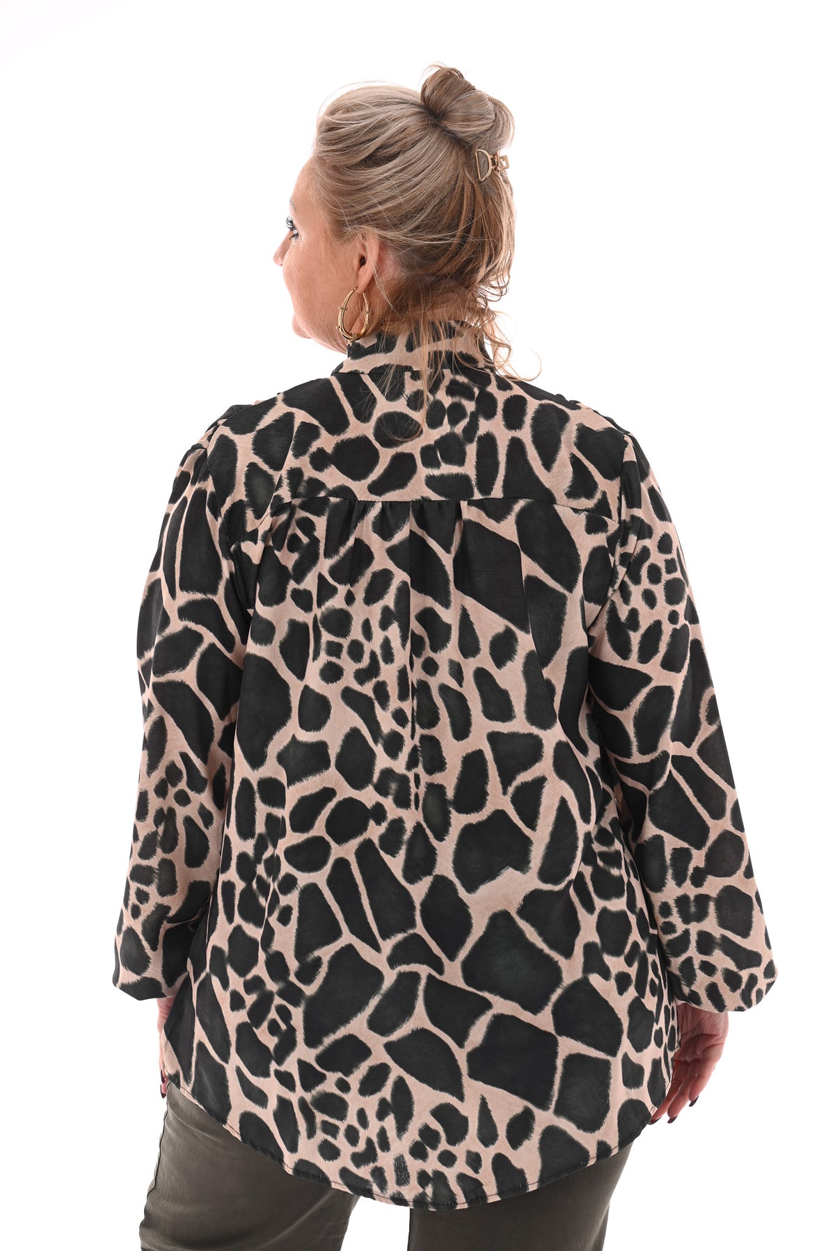 Blouse met strik print giraffe legergroen