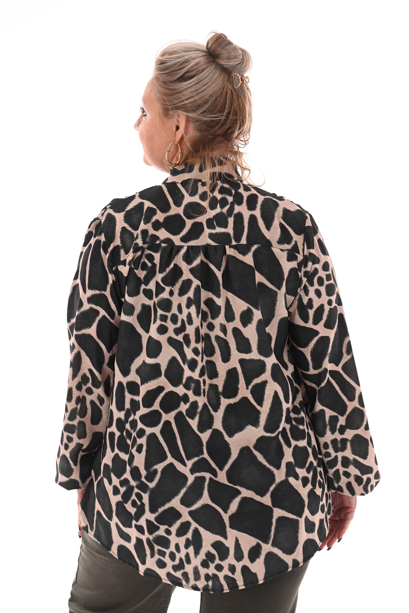 Blouse met strik print giraffe legergroen