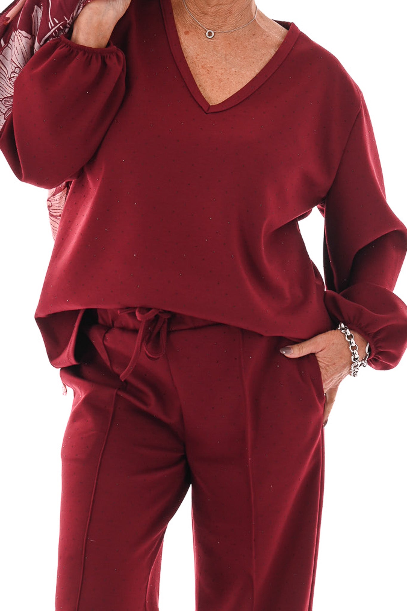 Tweedelig pak v-hals met strass bordeaux