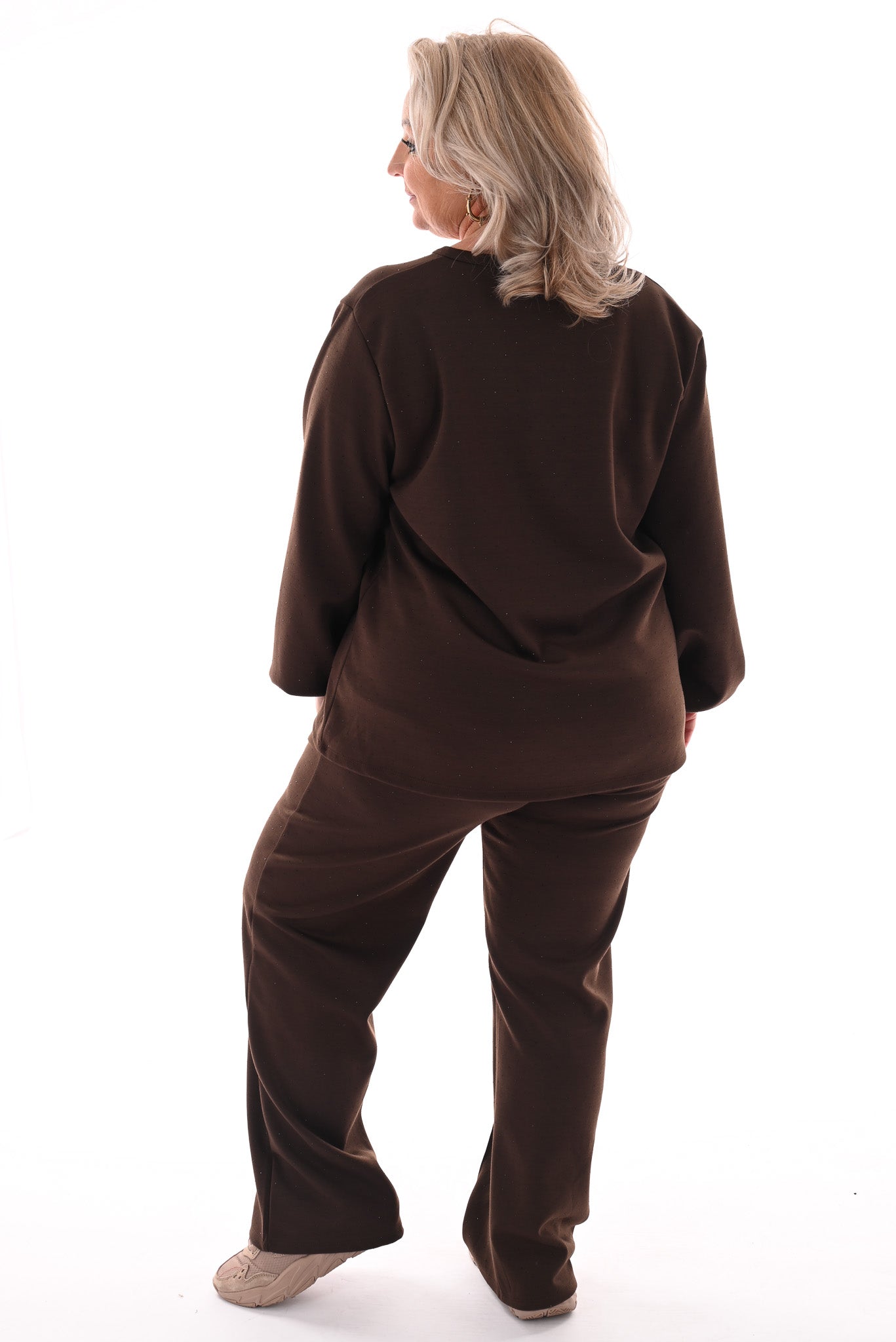 Tweedelig pak v-hals met strass donkerbruin