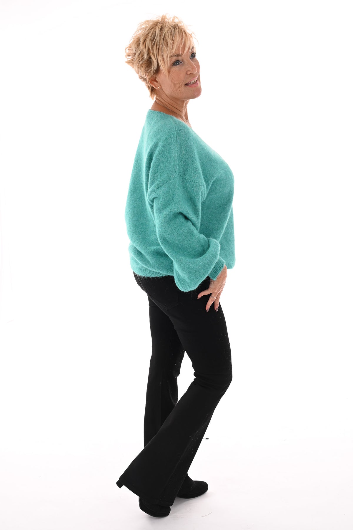 Fijn gebreide basic trui v-hals turquoise