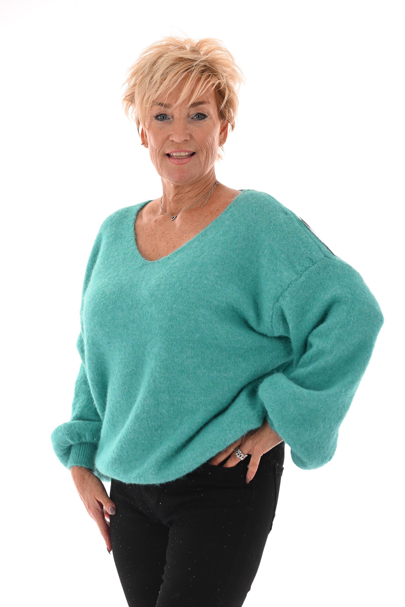 Fijn gebreide basic trui v-hals turquoise