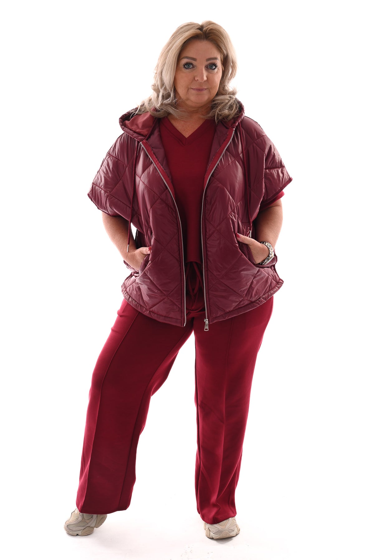 Tweedelig jogging set v-hals met boord uni bordeaux