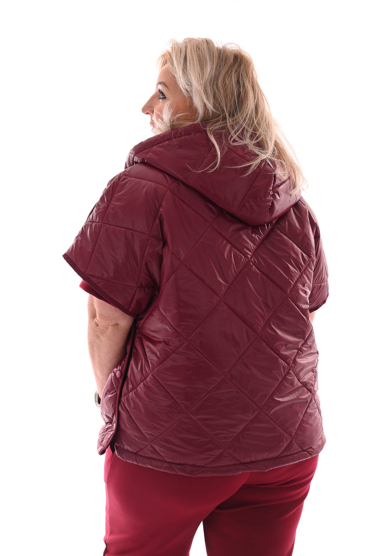 Korte bodywarmer met capuchon rood