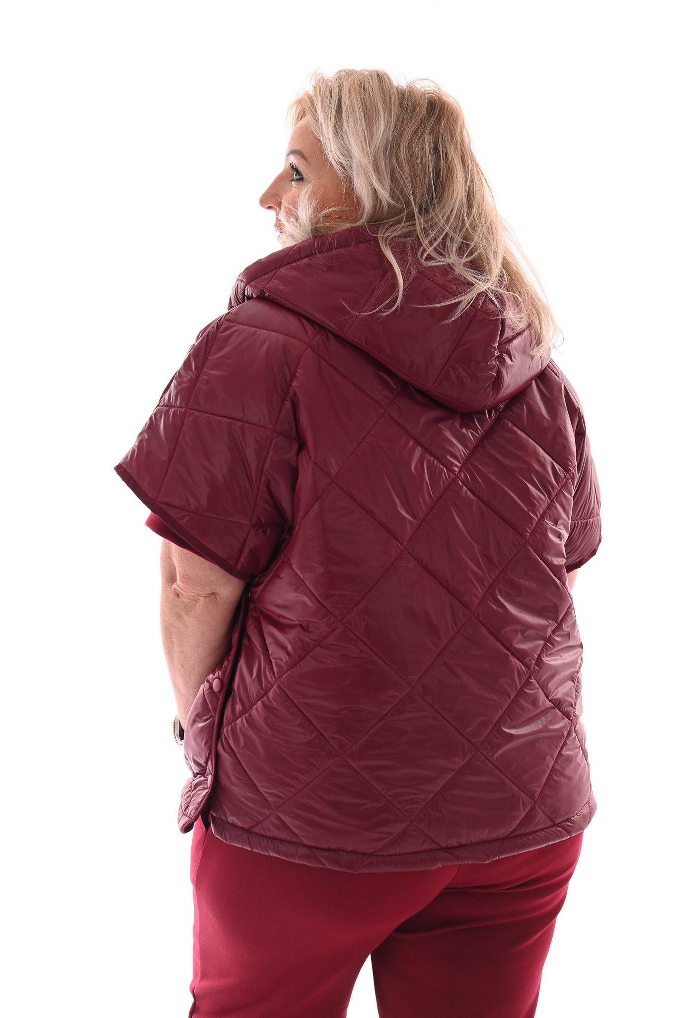 Korte bodywarmer met capuchon rood