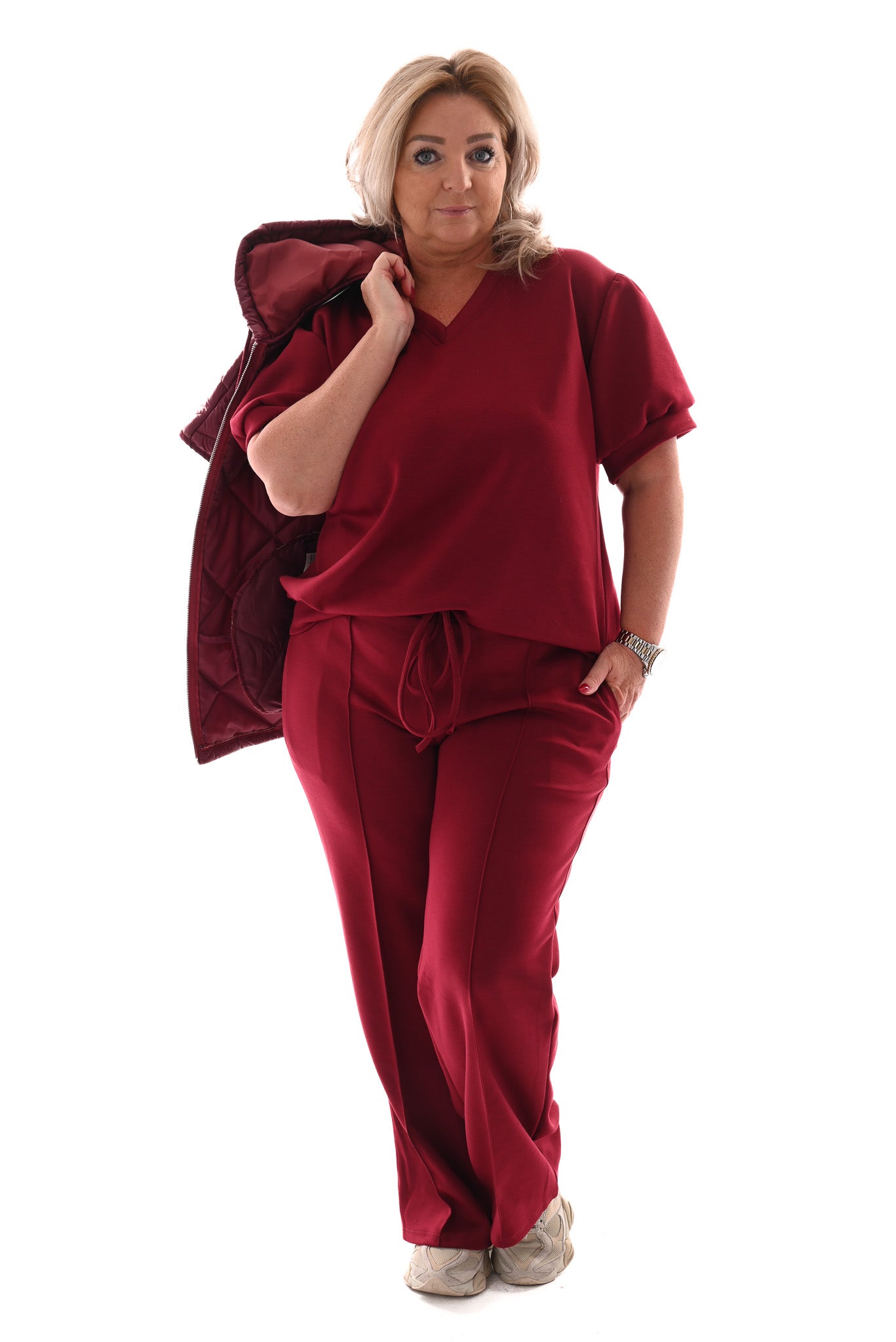 Tweedelig jogging set v-hals met boord uni bordeaux