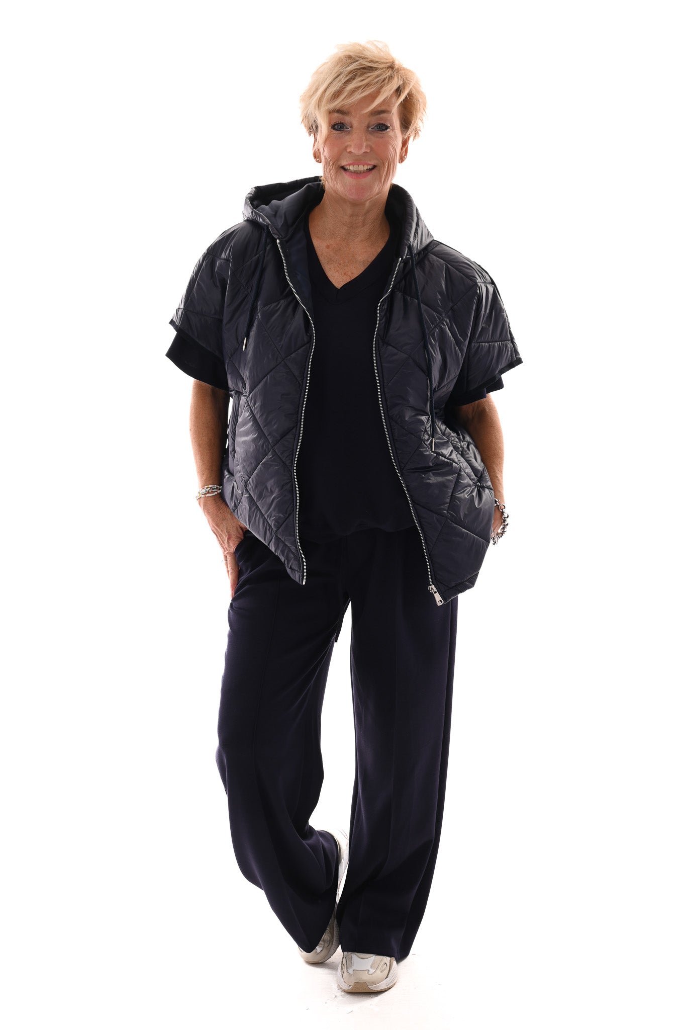 Korte bodywarmer met capuchon marineblauw