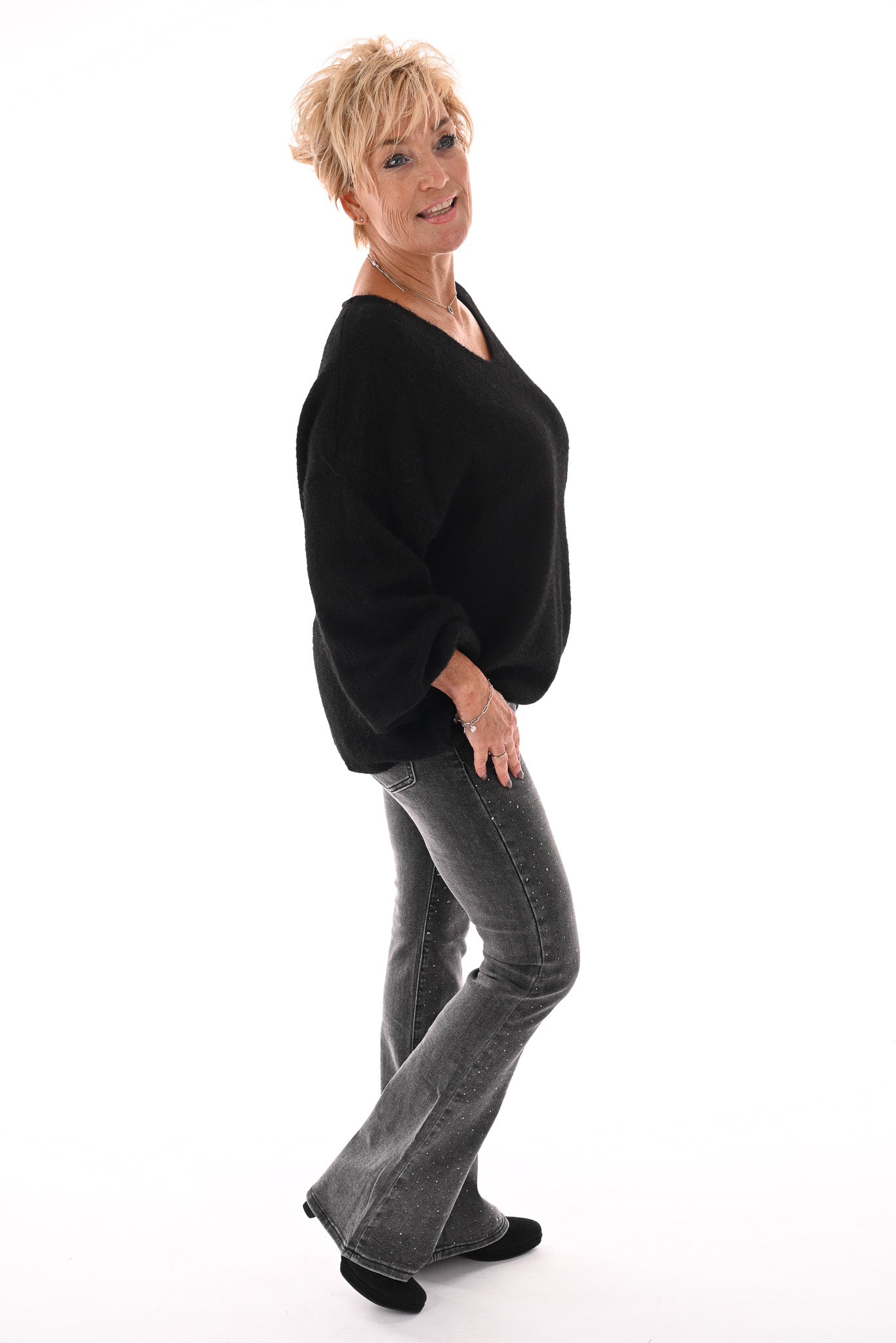 Fijn gebreide basic trui v-hals zwart