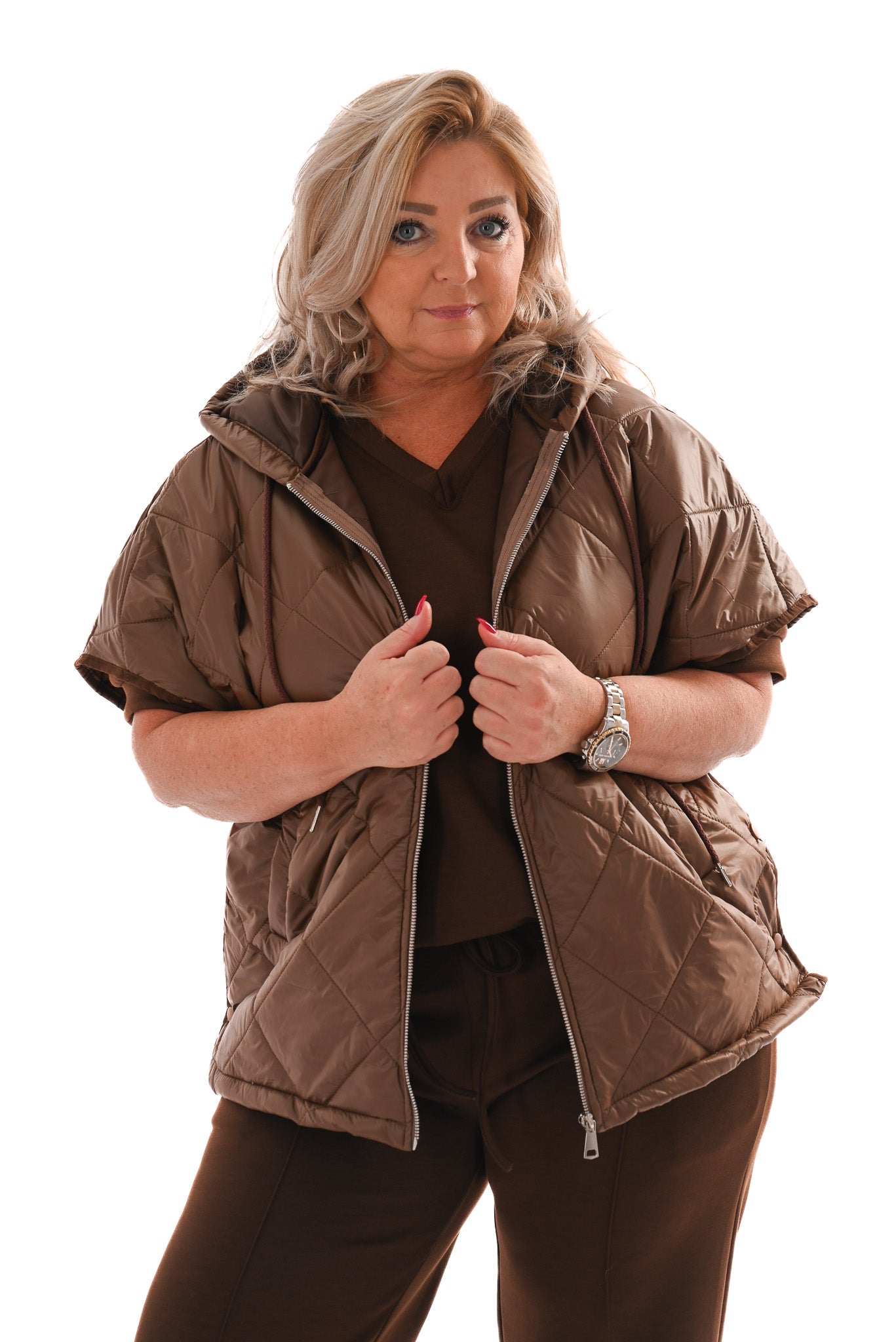 Korte bodywarmer met capuchon bruin