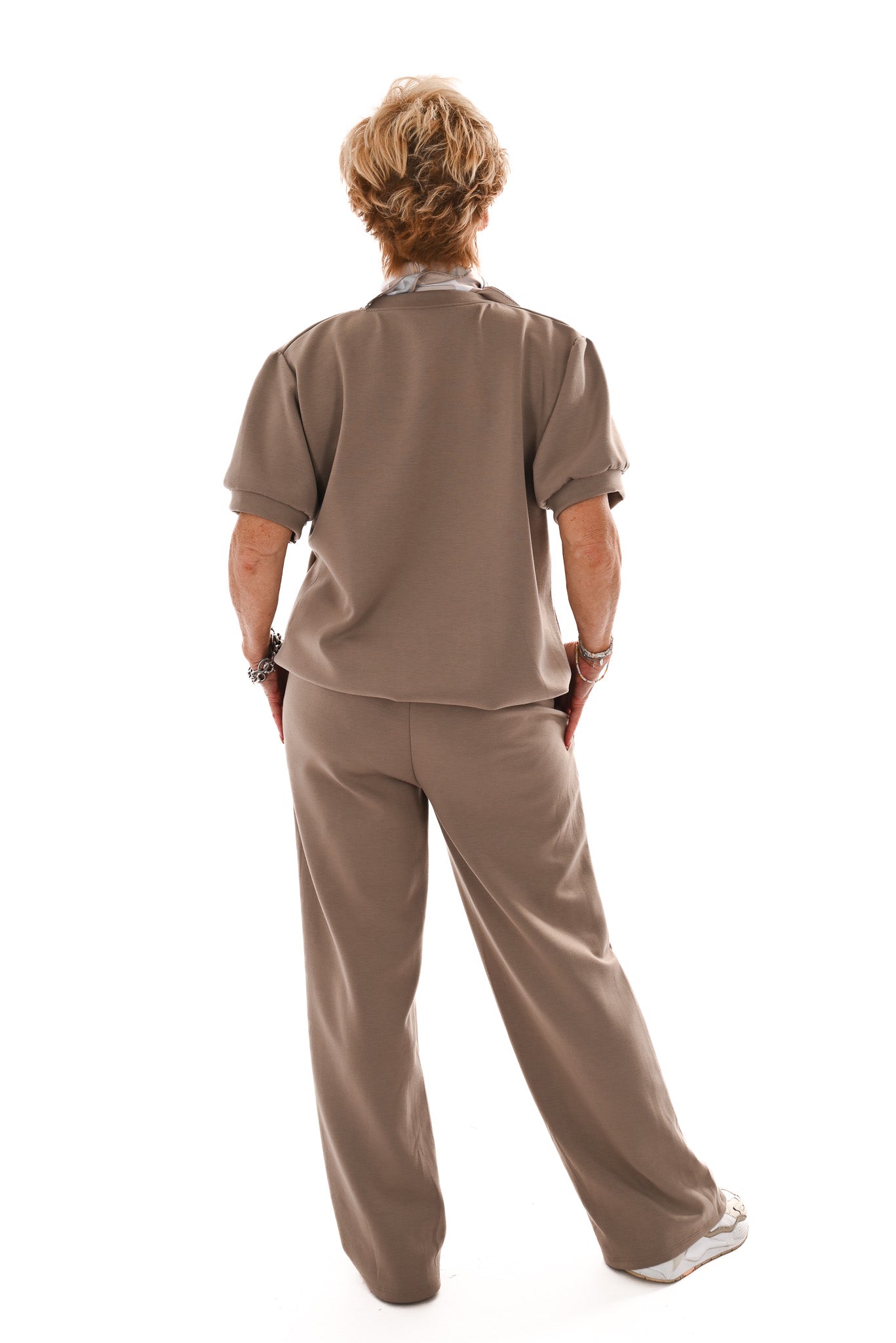 Tweedelig jogging set v-hals met boord uni beige